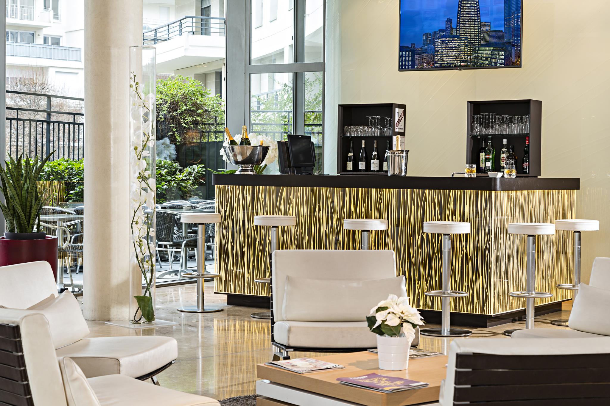 Bar/Salón Residhome Courbevoie La Défense