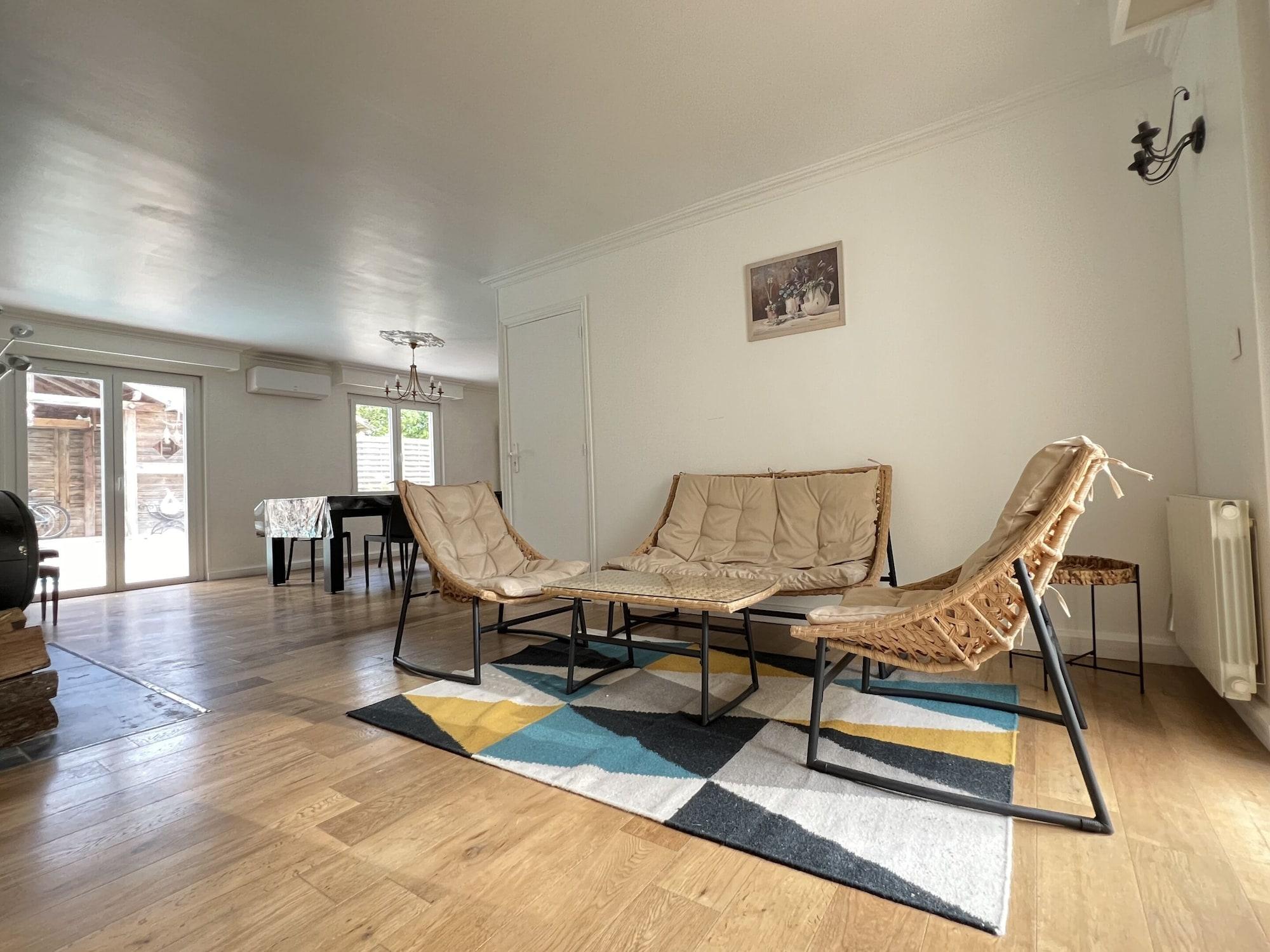 Bar/Salón Vallée Verte Morancez