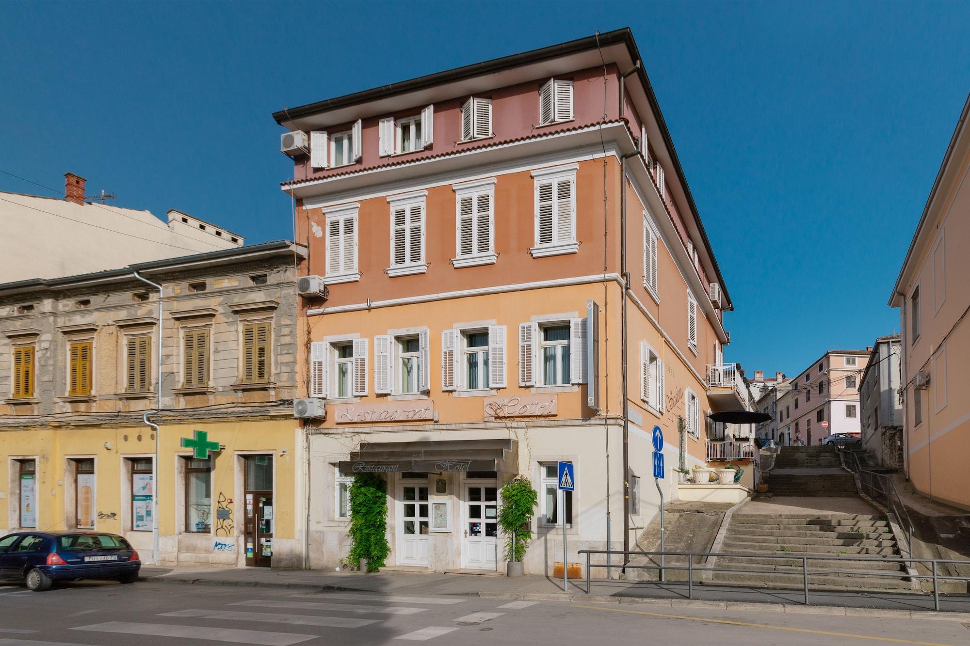Varios Hotel Scaletta