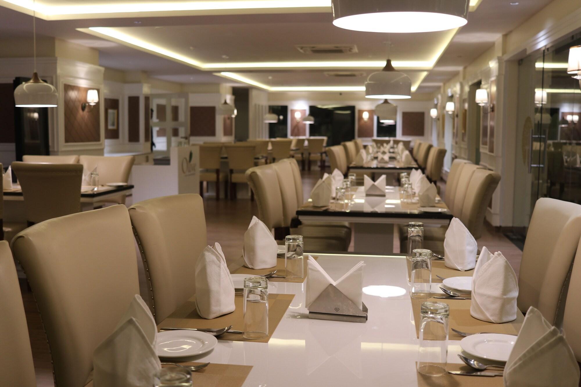 Restaurant Gulmohar Royals