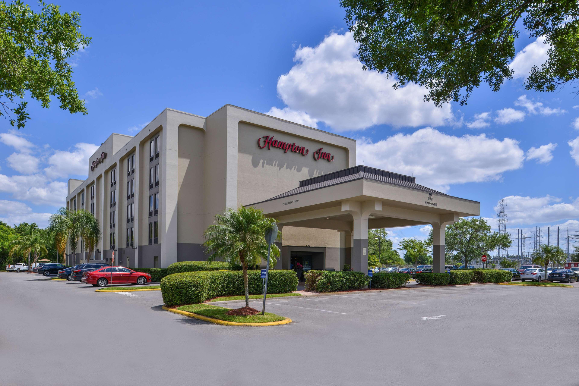 Vista Exterior Hampton Inn closest to Universal Orlando
