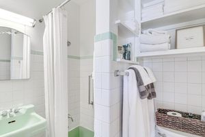 Alquiler Vacacional - Albuquerque Adobe Cottage: Yard, Walkable Area