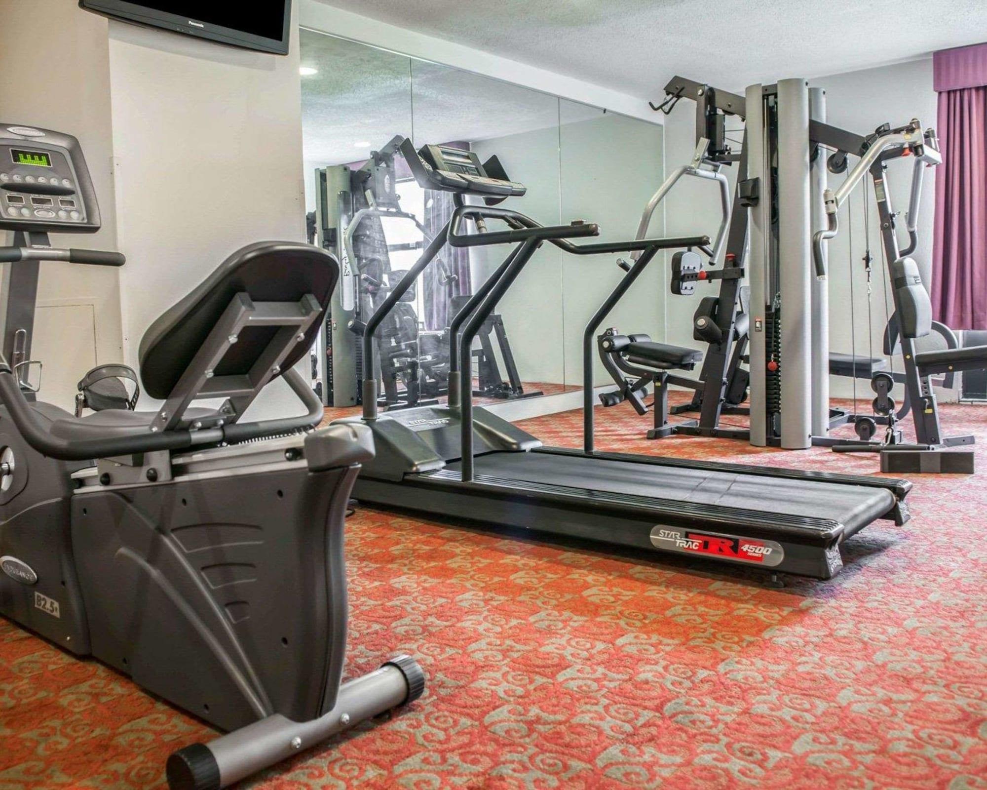 Gimnasio Quality Inn & Suites