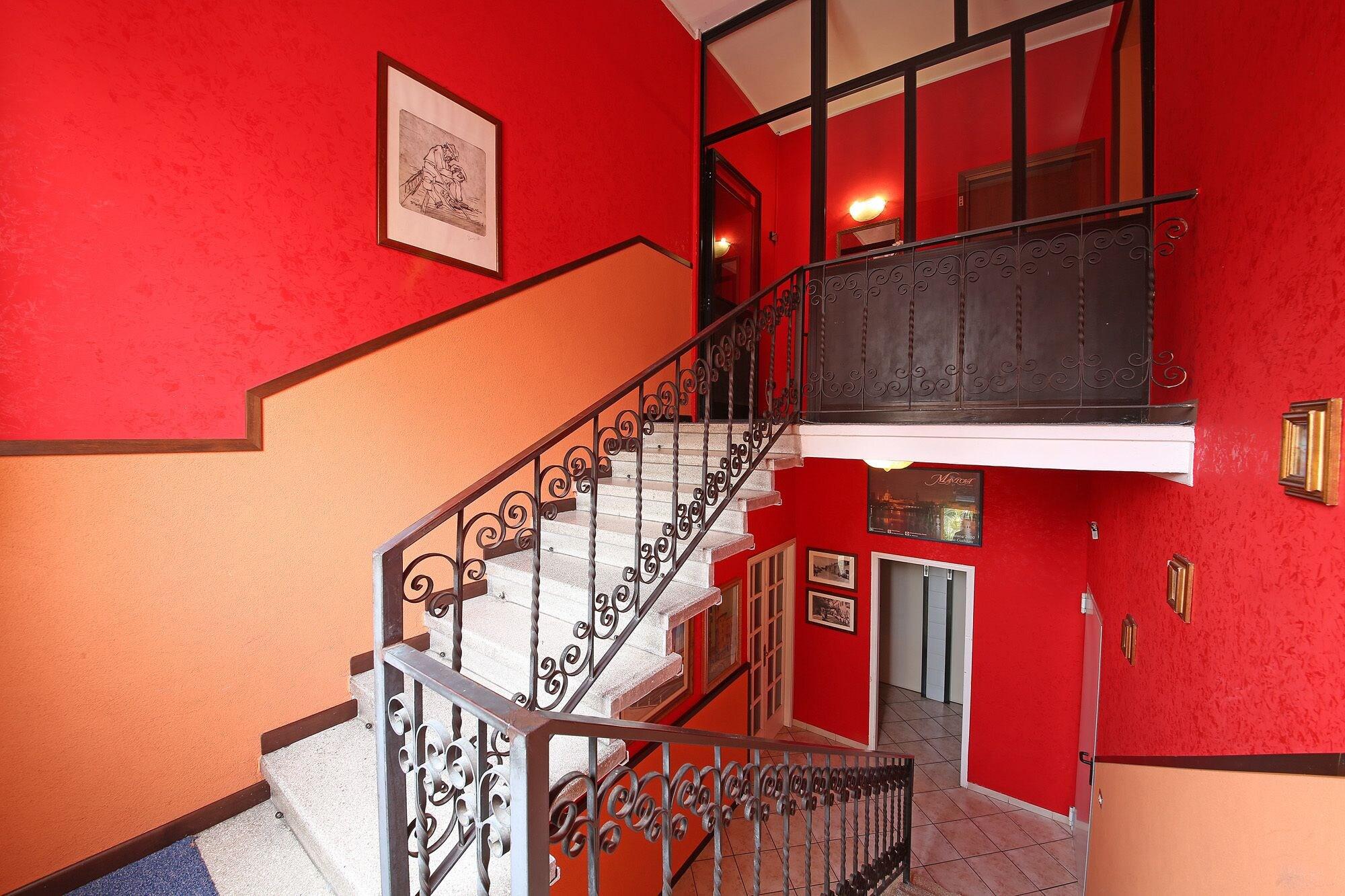 Varios Hotel Il Granaio