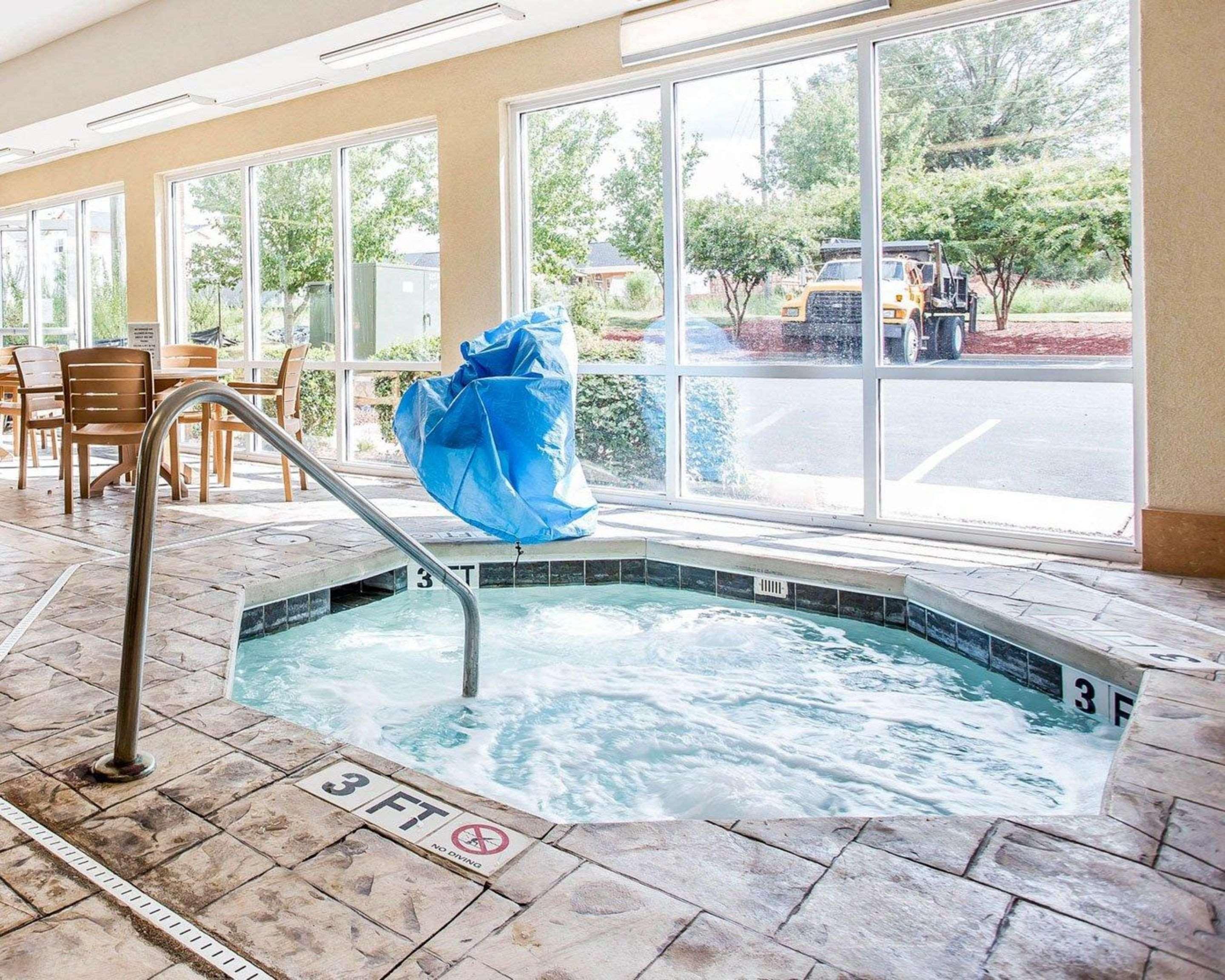 Vista Piscina Comfort Suites Rock Hill Manchester Meadows Area