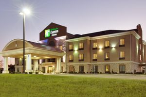 Alojamiento - Holiday Inn Express & Suites Center by IHG