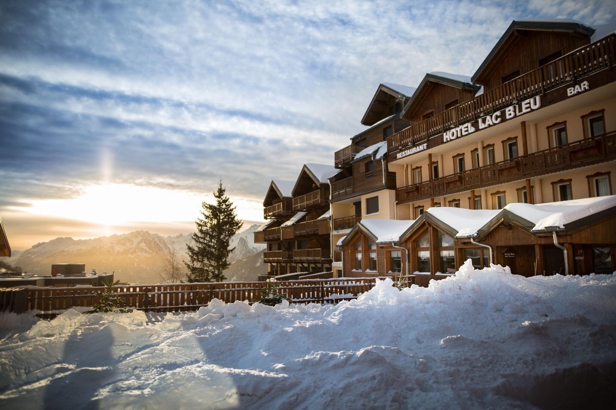 Vista Exterior Hôtel Lac Bleu 1650