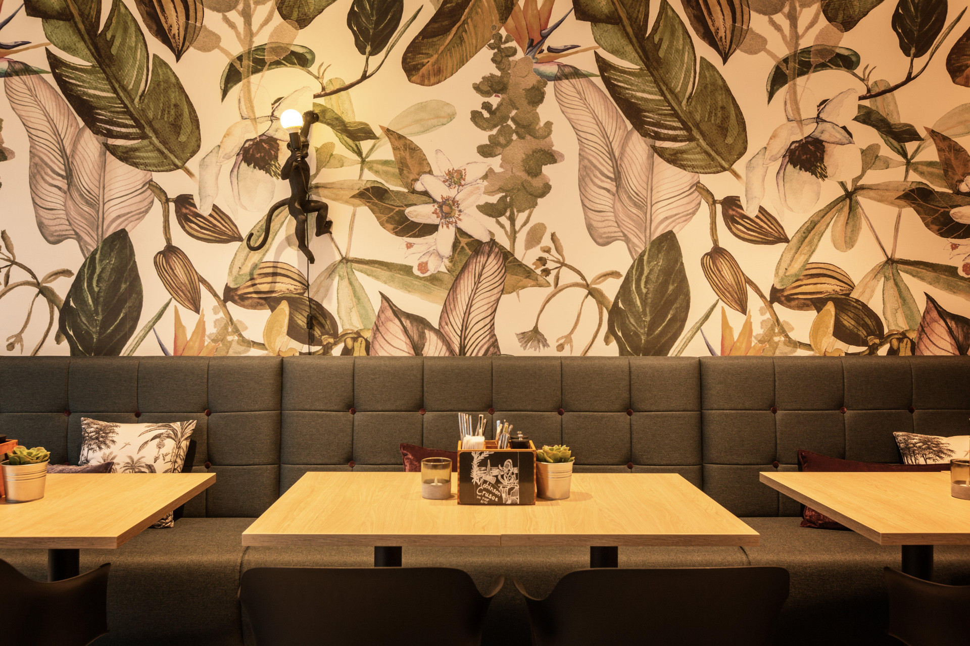 Restaurant Holiday Inn - the niu, Crusoe Bremen Airport by IHG