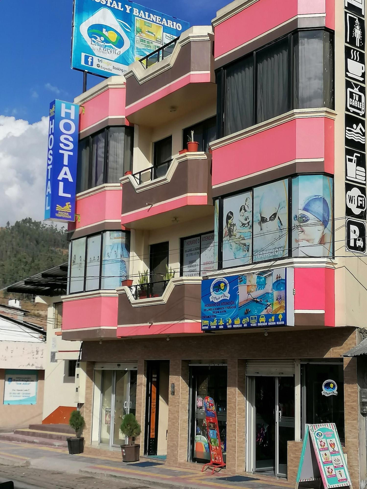 Vista Exterior Hostal y Complejo recreacional La Playita de Monse