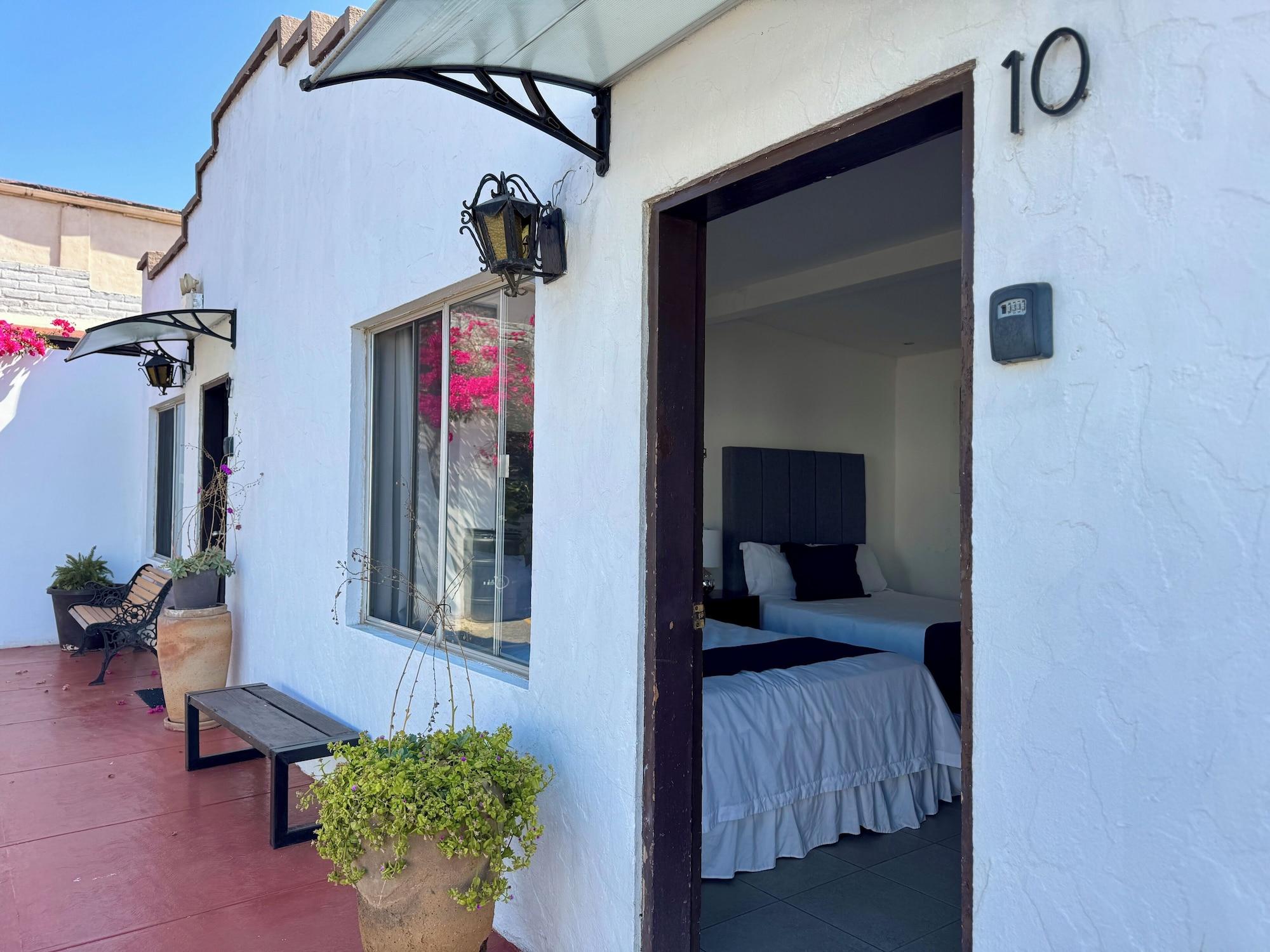 Vista Exterior Casa Petri Hotel