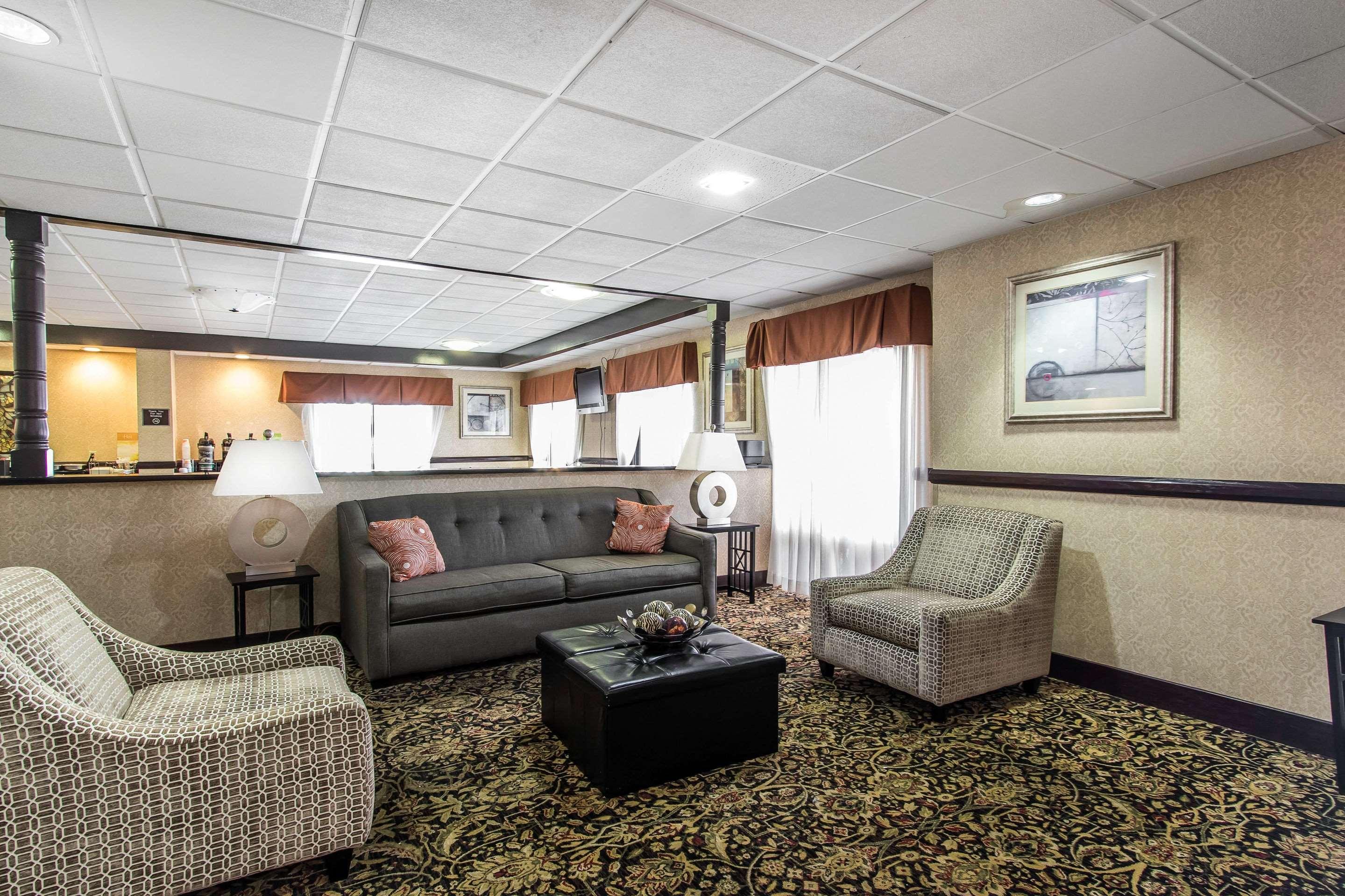 Vista Lobby Baymont by Wyndham Memphis I-40