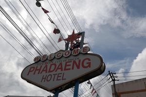 Alojamiento - Phadaeng Hotel