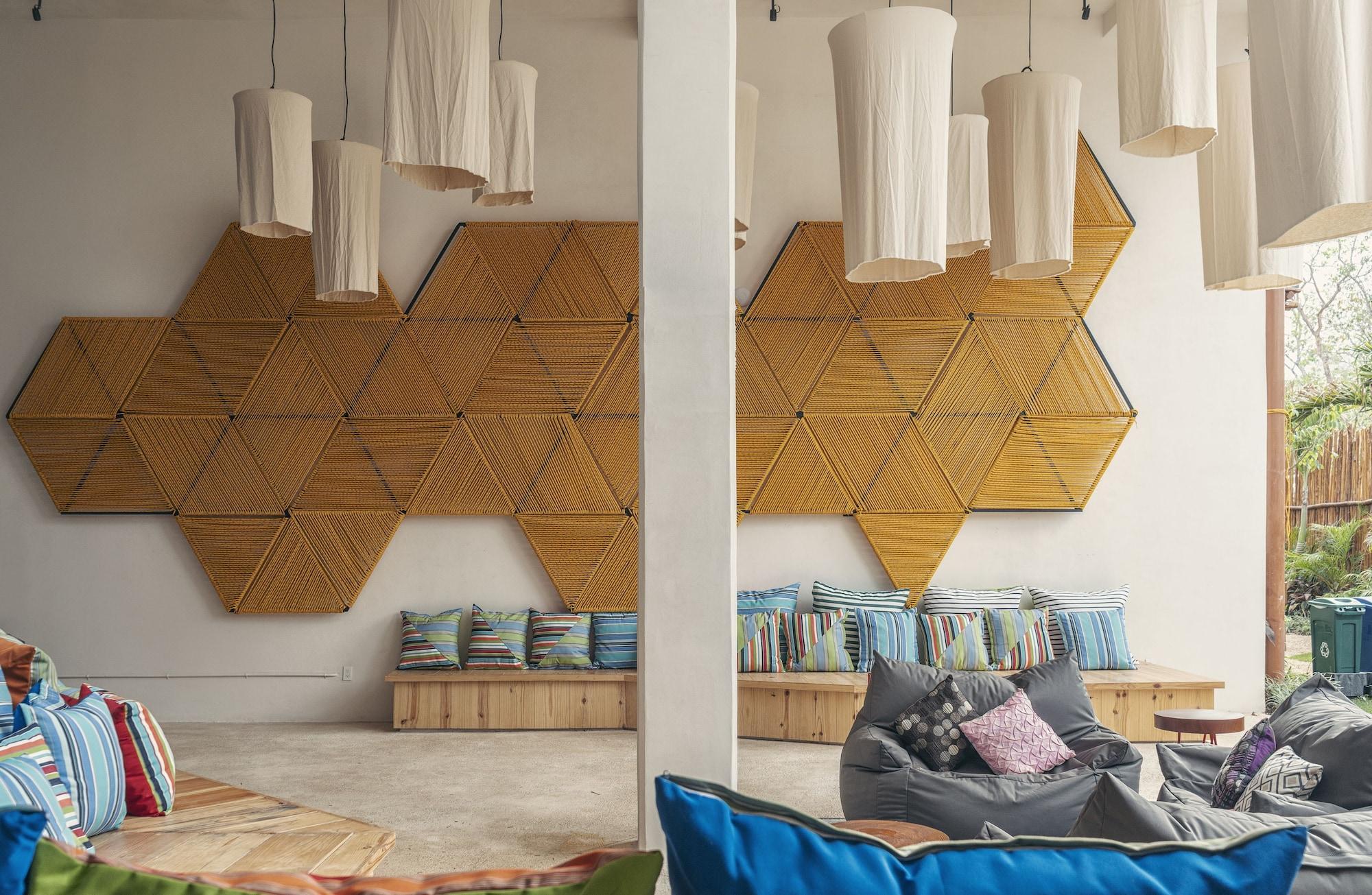 Bar/Salón Mayan Monkey Hotel Hostel Tulum