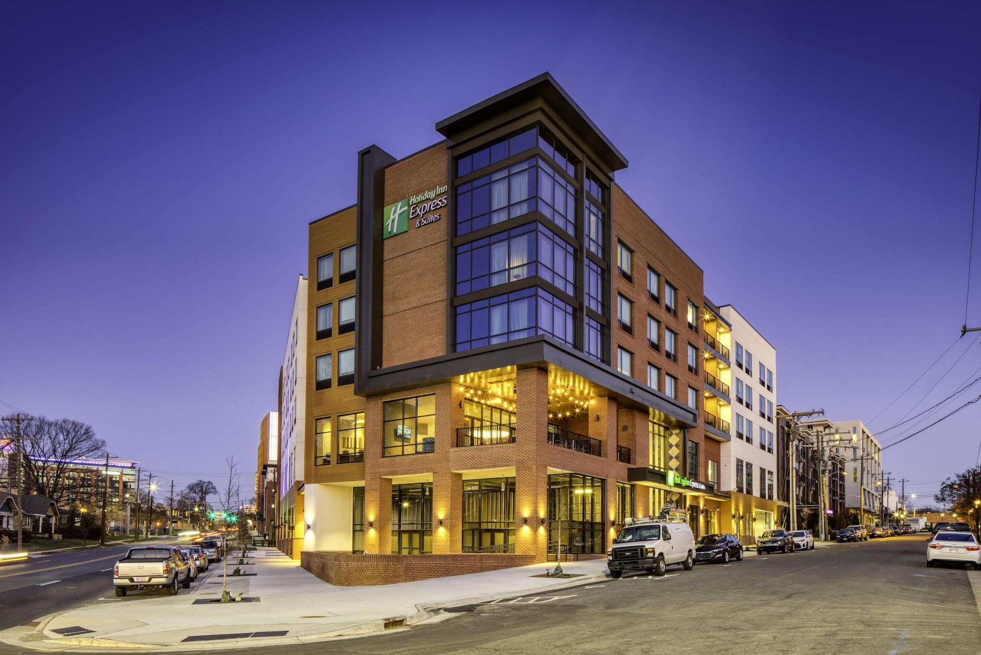 Varios Holiday Inn Express & Suites Charlotte - South End by IHG