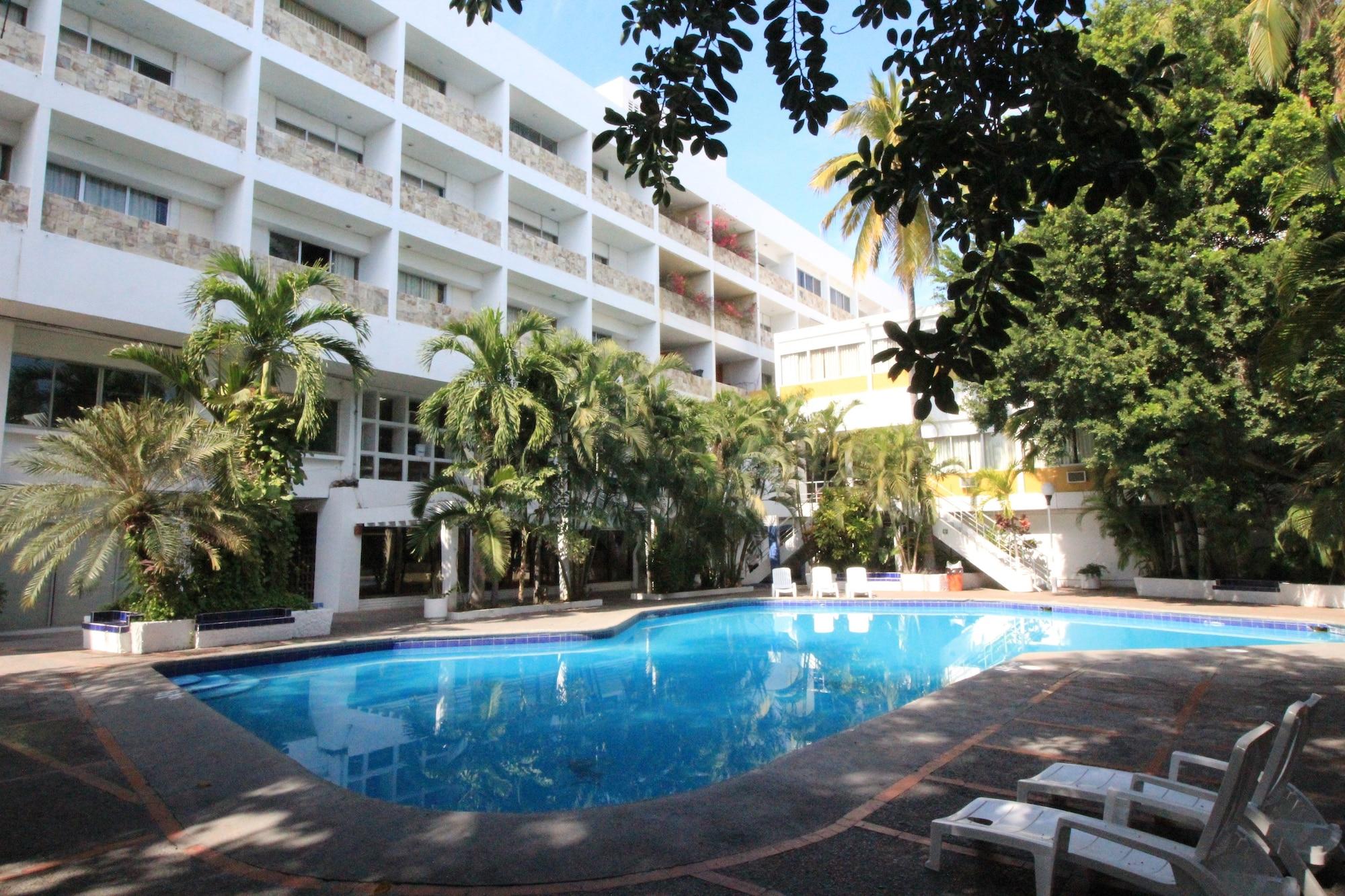 Vista Piscina Hotel De Cima