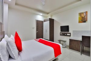 Alojamiento - The Sky Comfort - Hotel Parth Inn