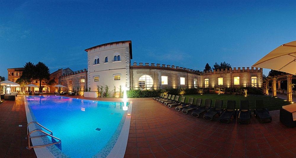 Vista Piscina Tenuta Torre Gaia
