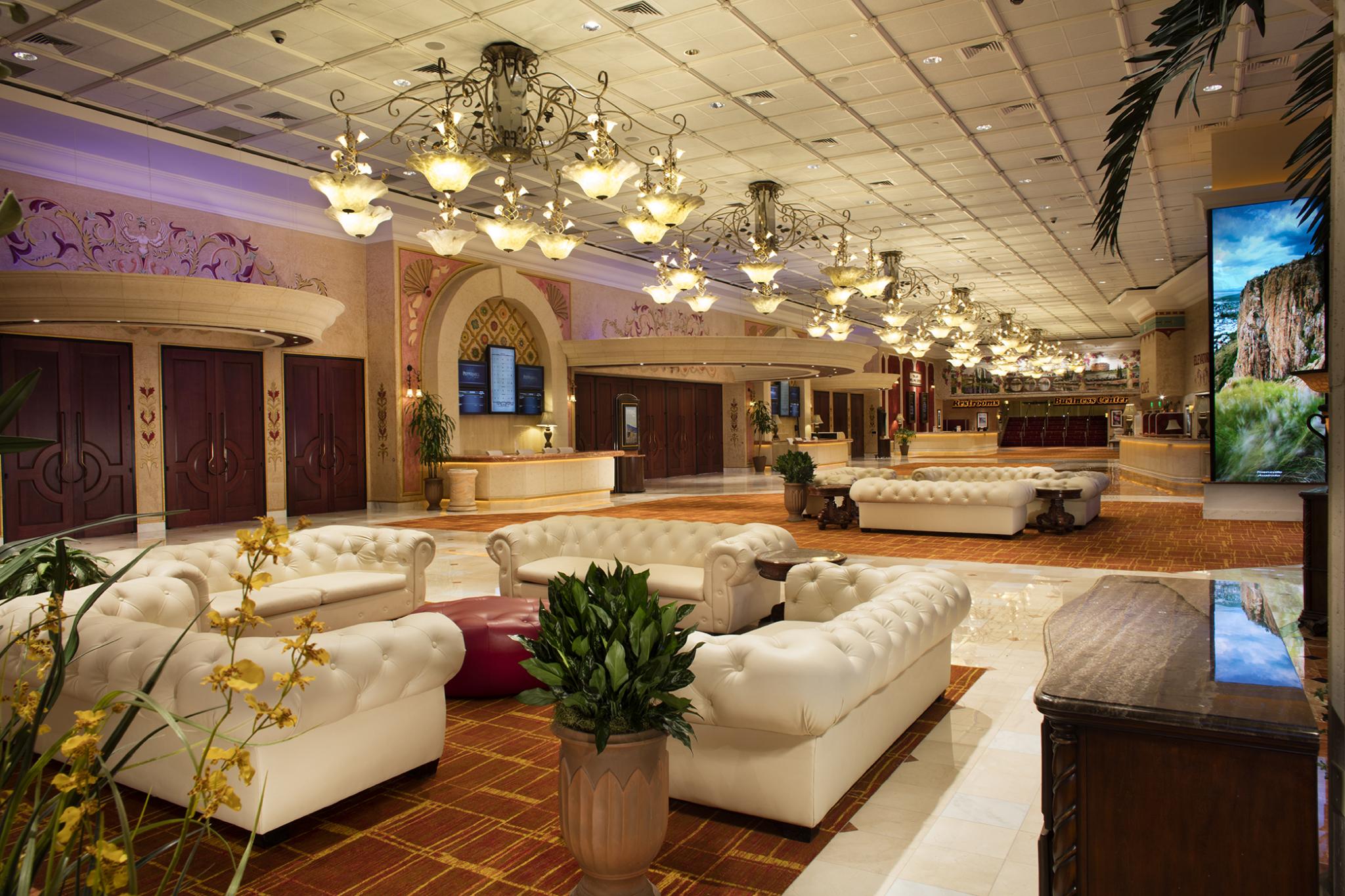 Vista Lobby Peppermill Resort Spa Casino