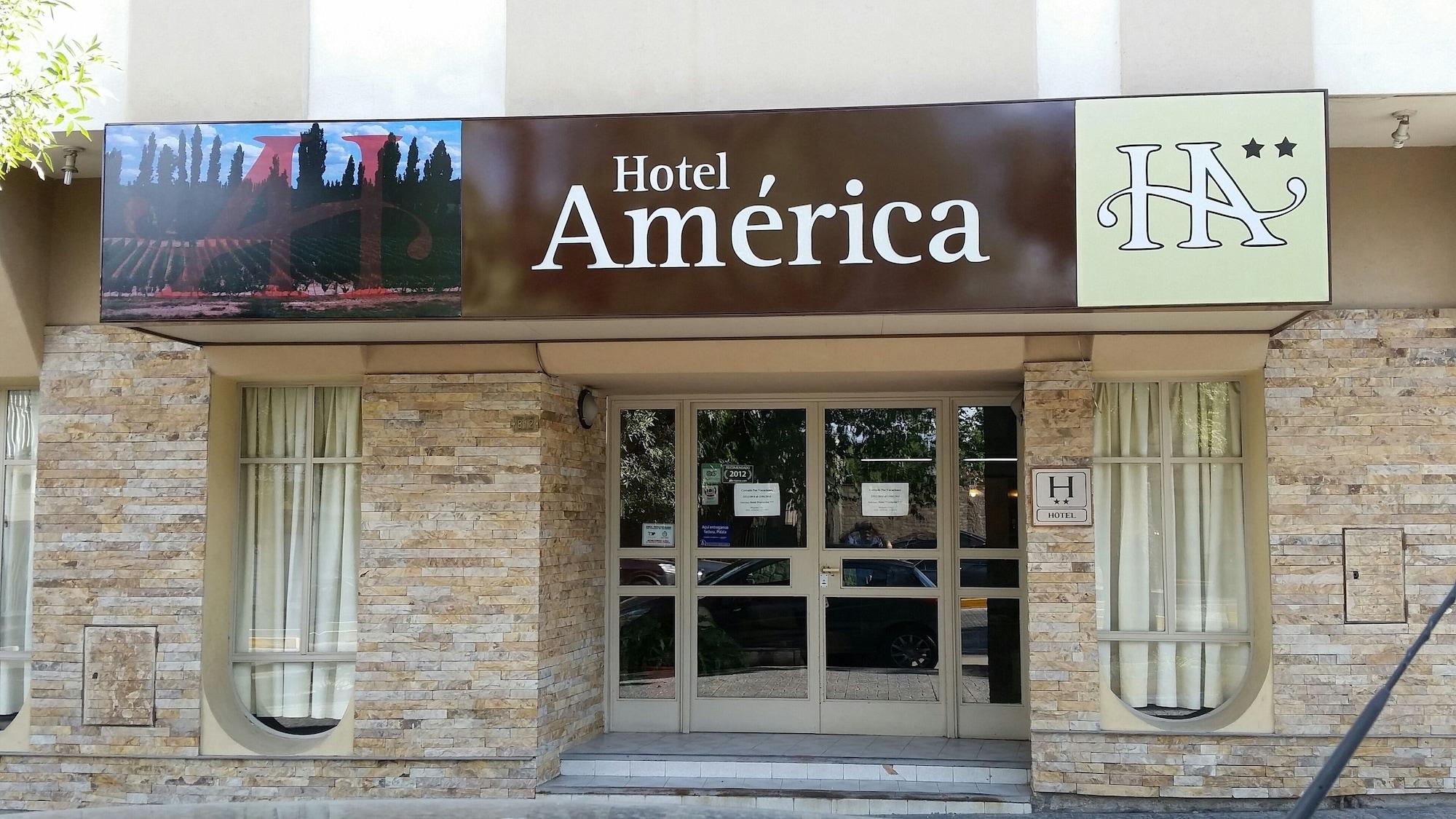 Vista Exterior Hotel América