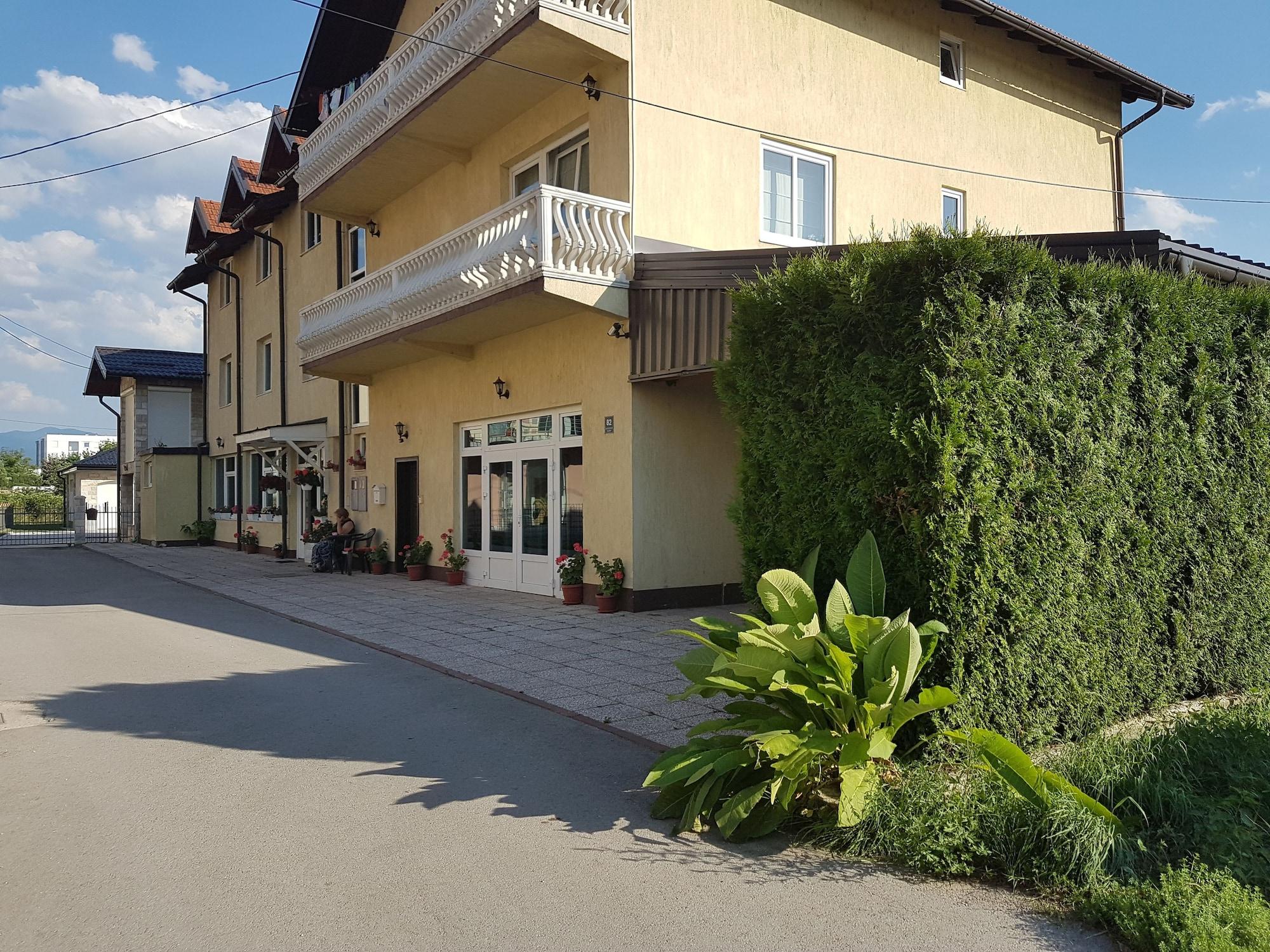 Vista Exterior Ahar Hotel