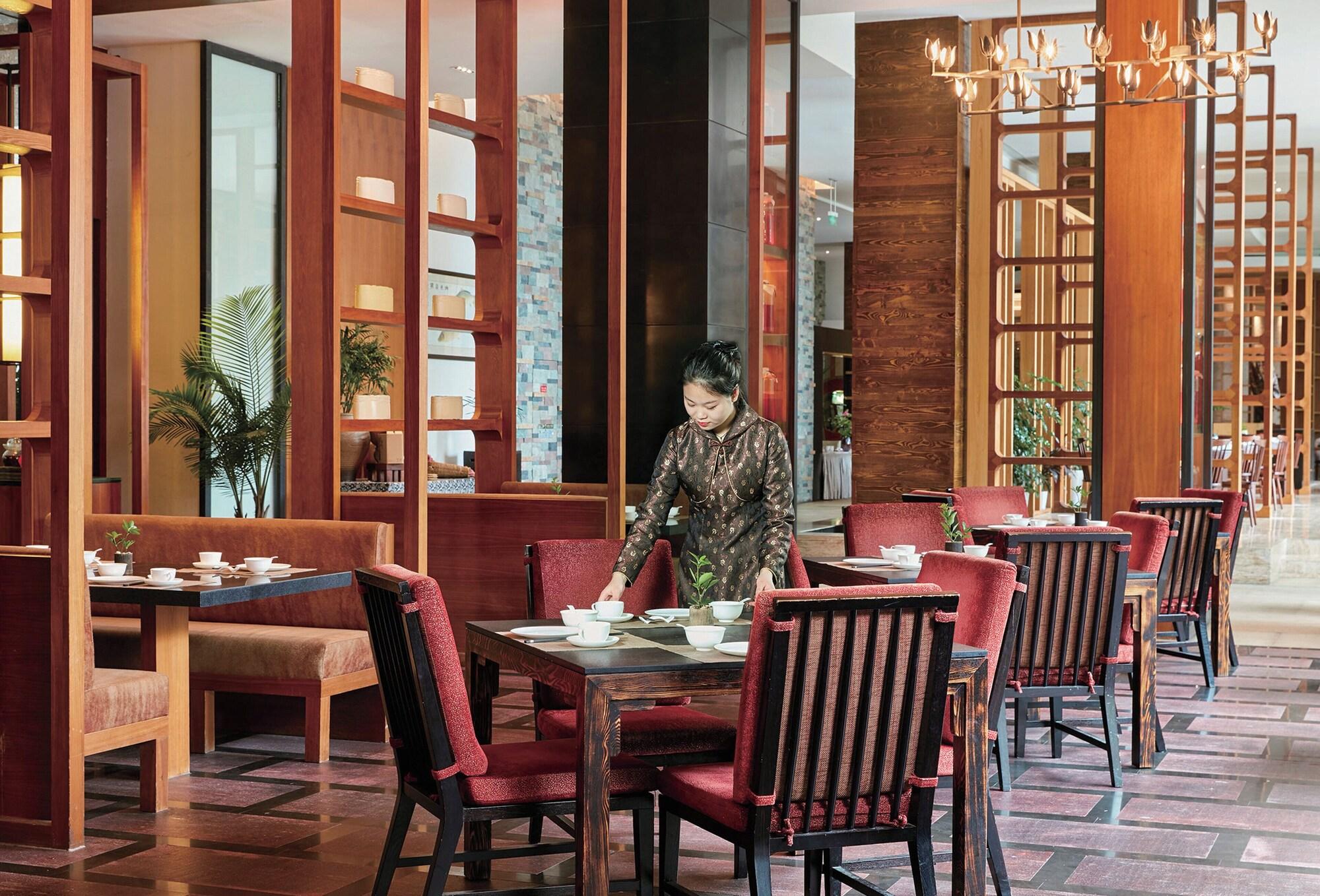 Restaurant InterContinental One Thousand Island Lake Resort by IHG