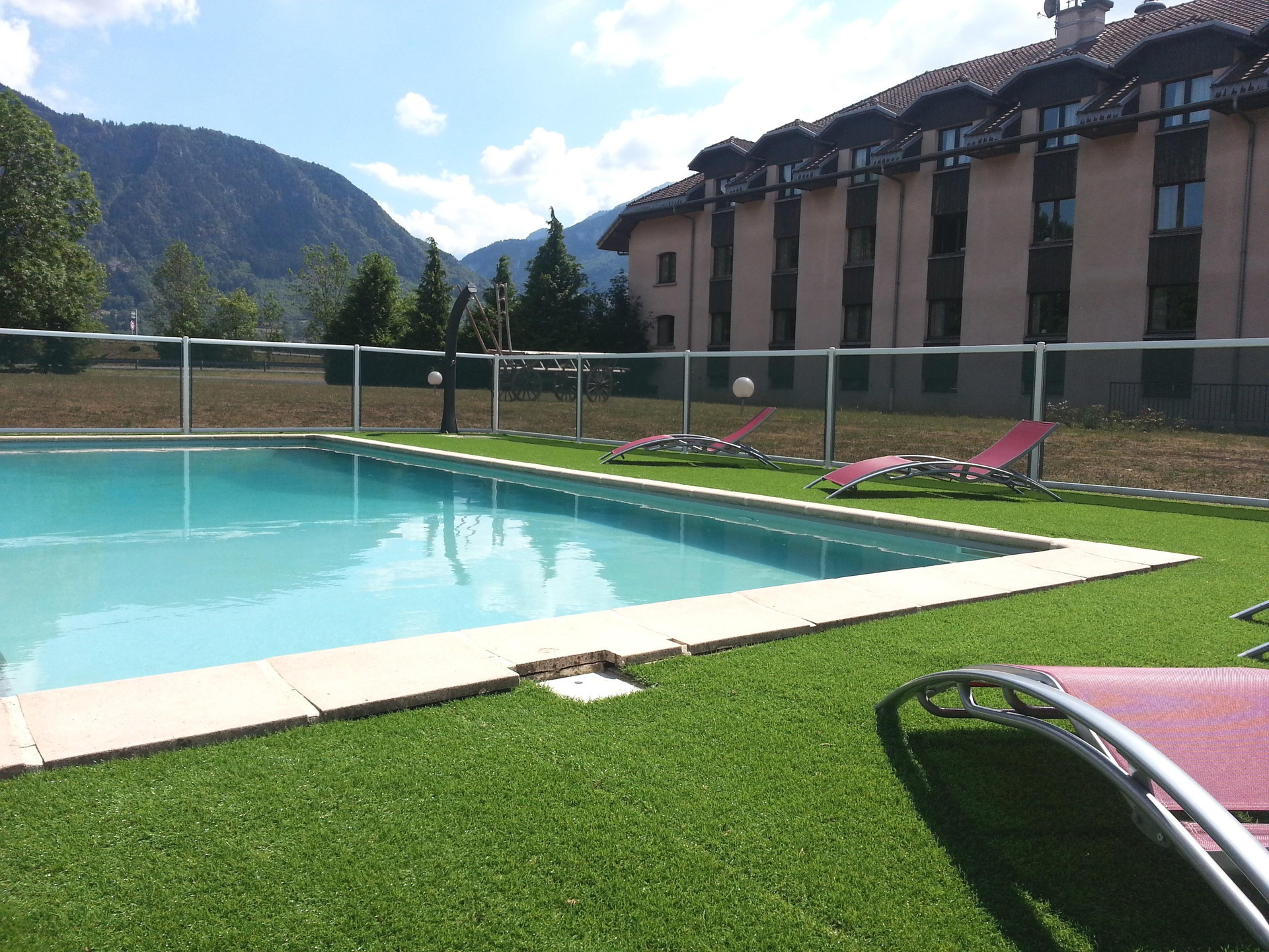 Vista Exterior B&B HOTEL Saint-Pierre-en-Faucigny Bonneville