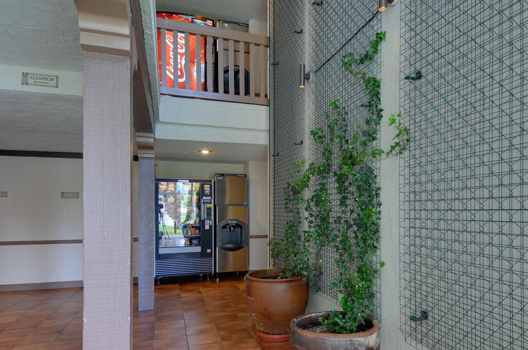 Varios Vagabond Inn Executive San Francisco Airport