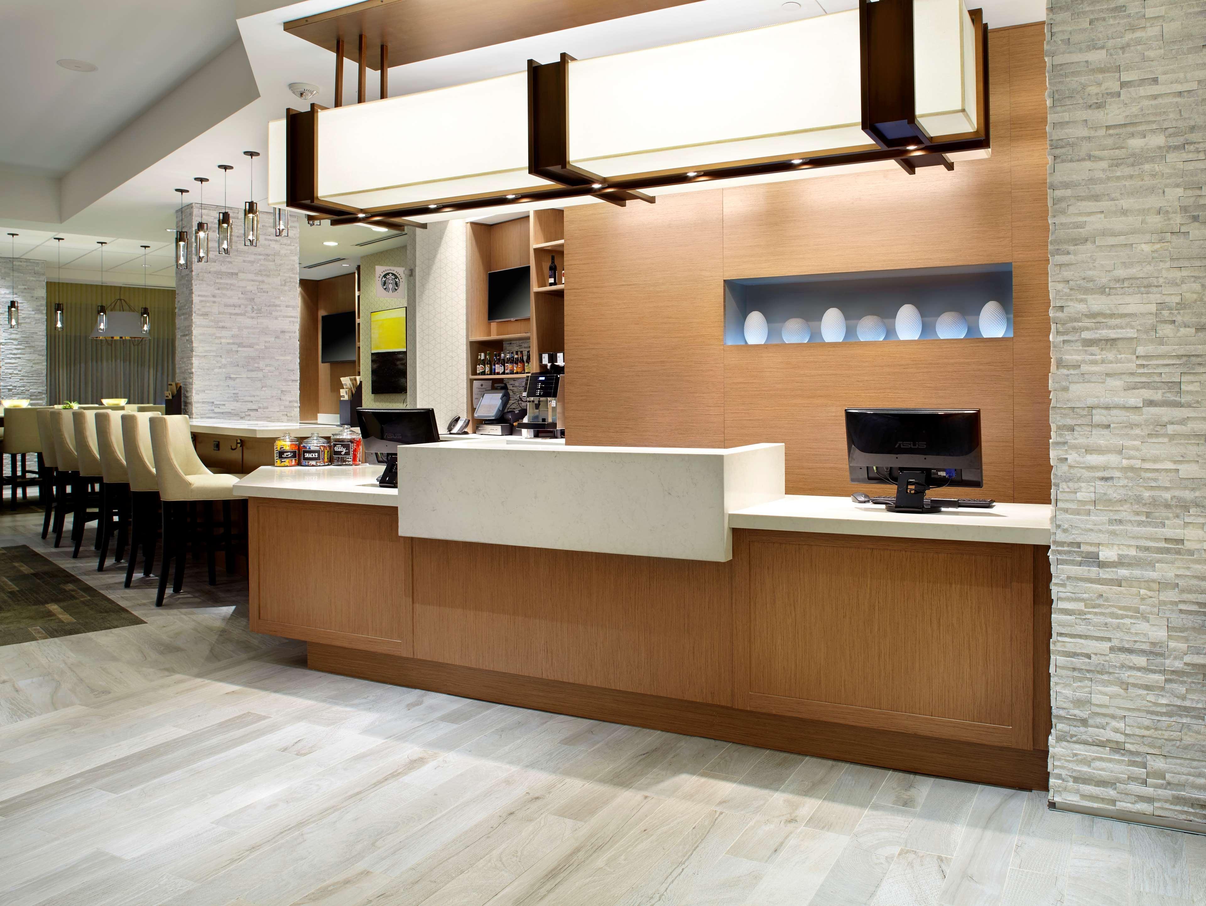 Vista Lobby Hyatt Place Miami Airport-East