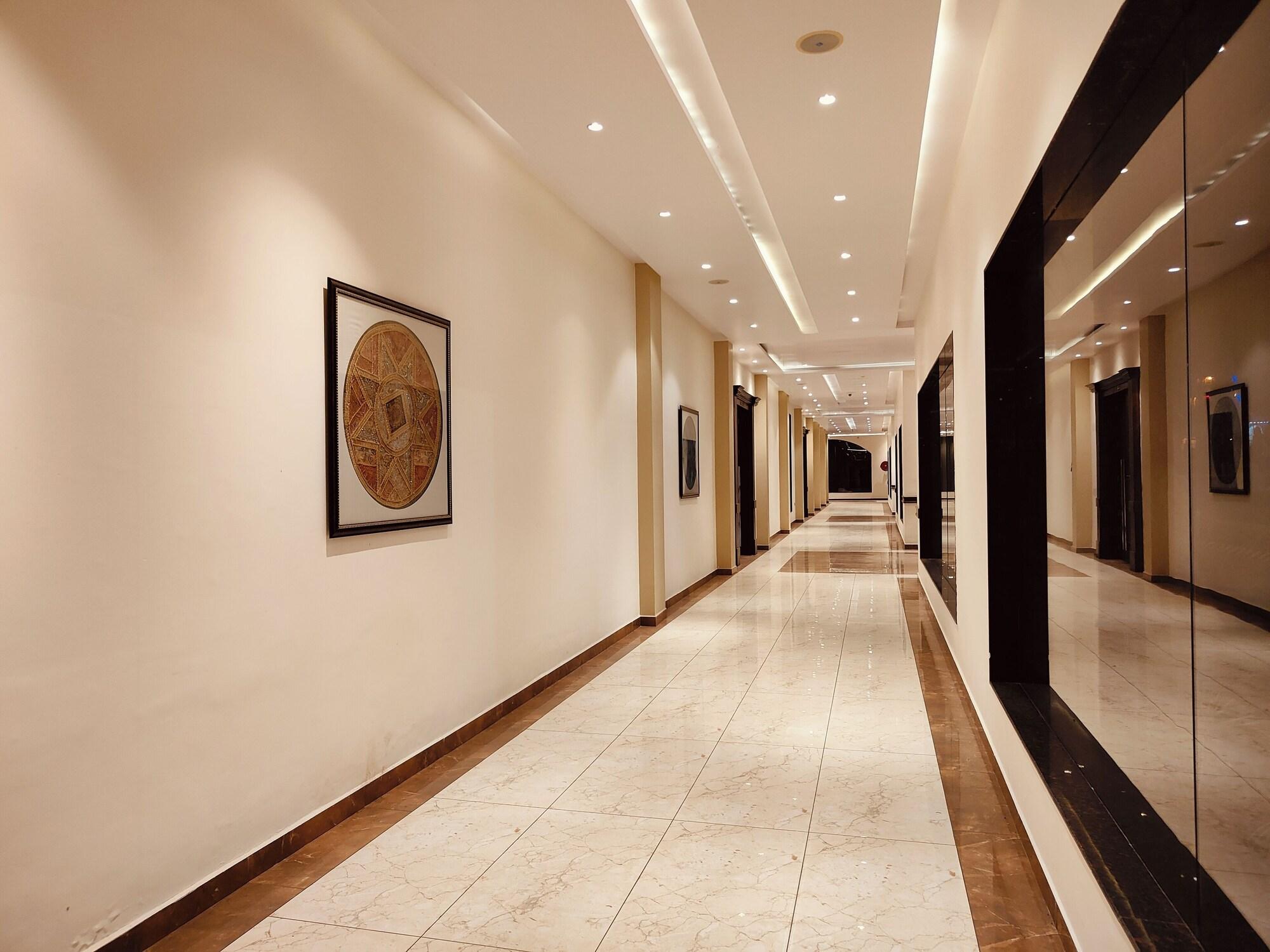 Vista Lobby Mayur Hotel & Resort