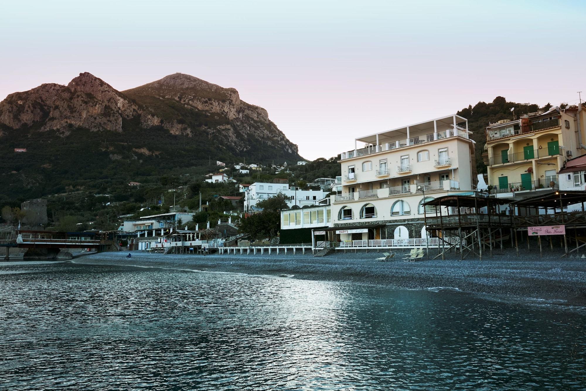 Vista Exterior Taverna del Capitano