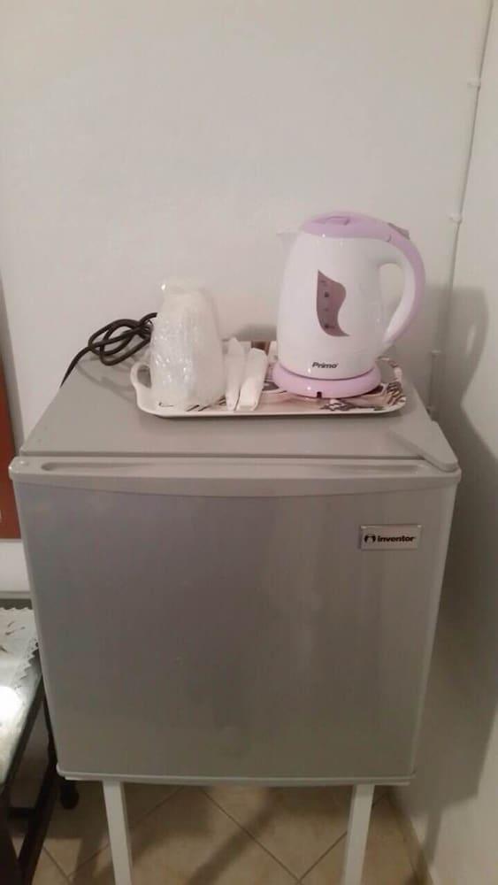 Bar/Salón Avra Rooms