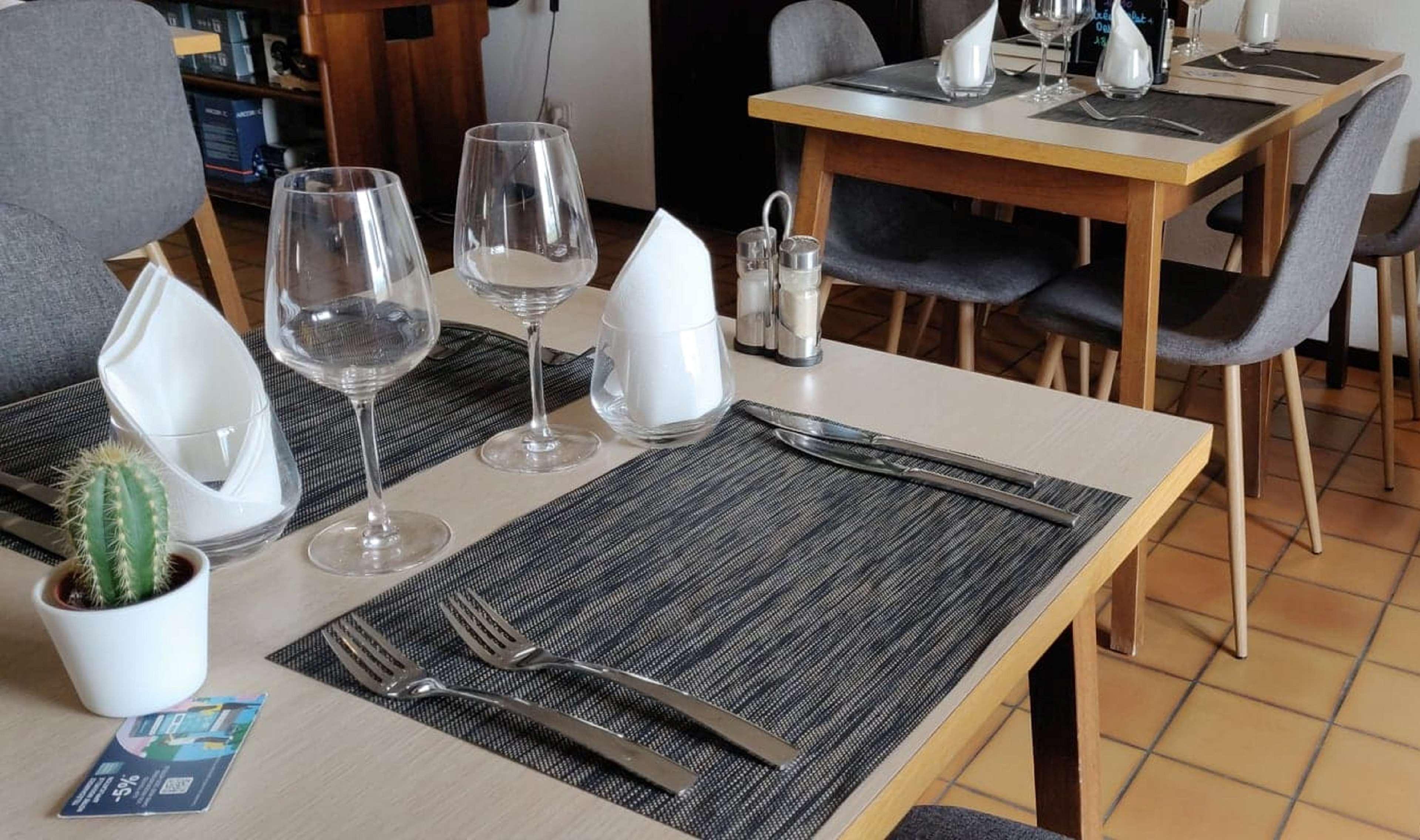 Restaurant Kyriad Geneve - Saint-Genis-Pouilly