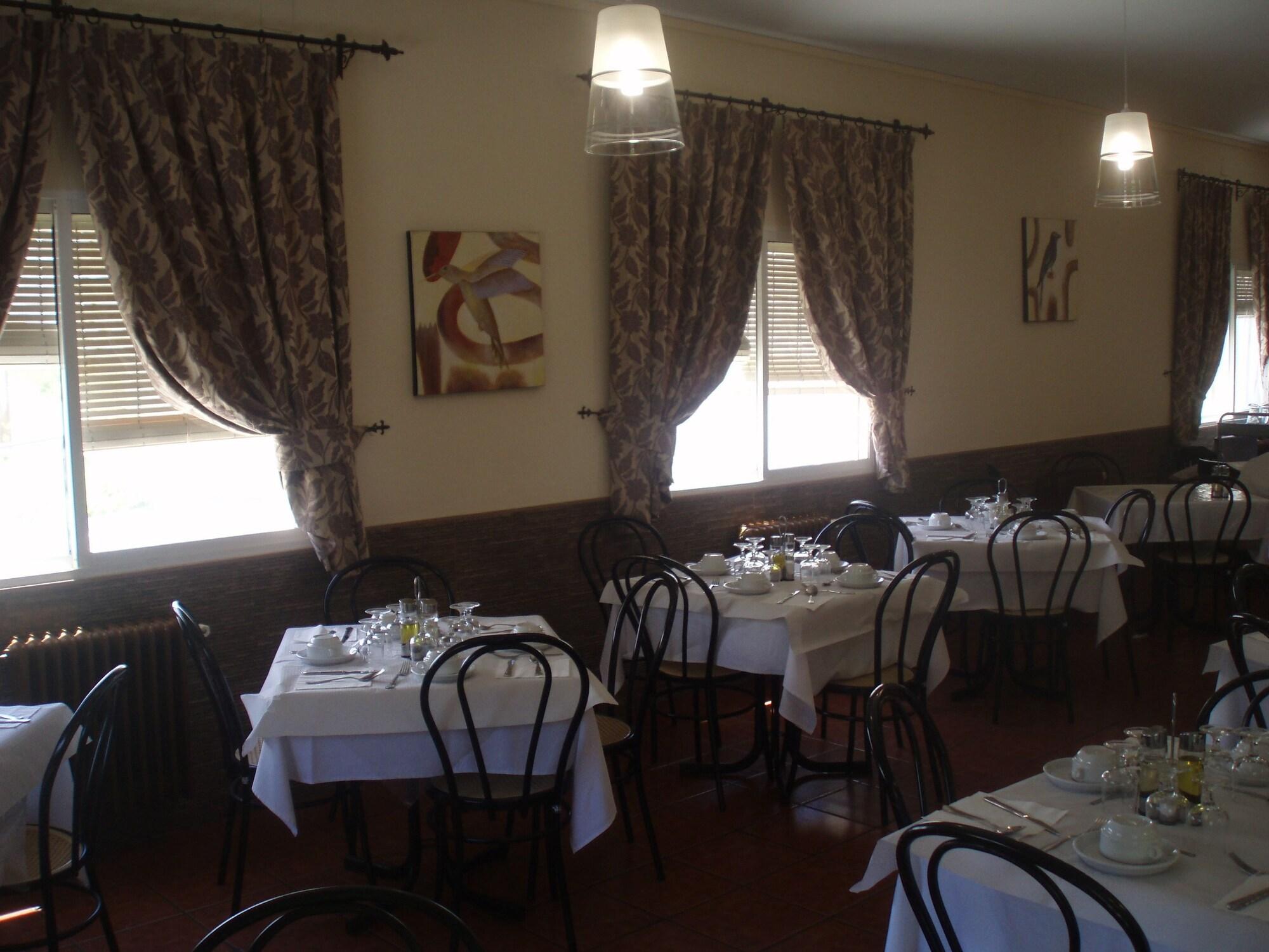 Restaurant Hotel Balneario Fuentes del Trampal
