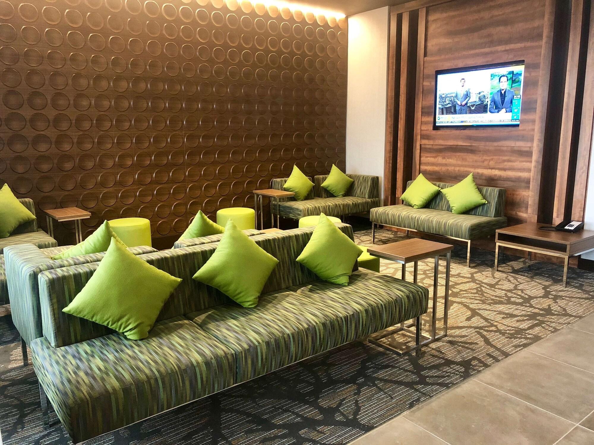 Vista Lobby Wingate by Wyndham Kamloops