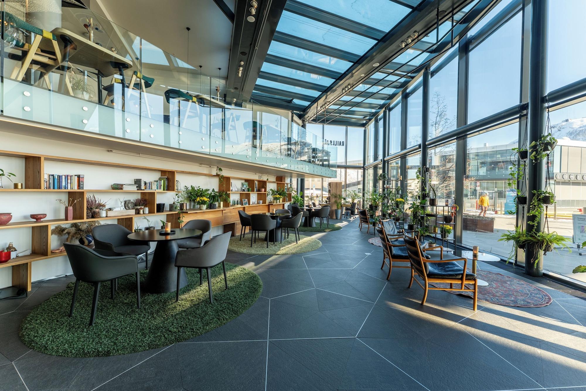 Vista Lobby Clarion Hotel The Edge