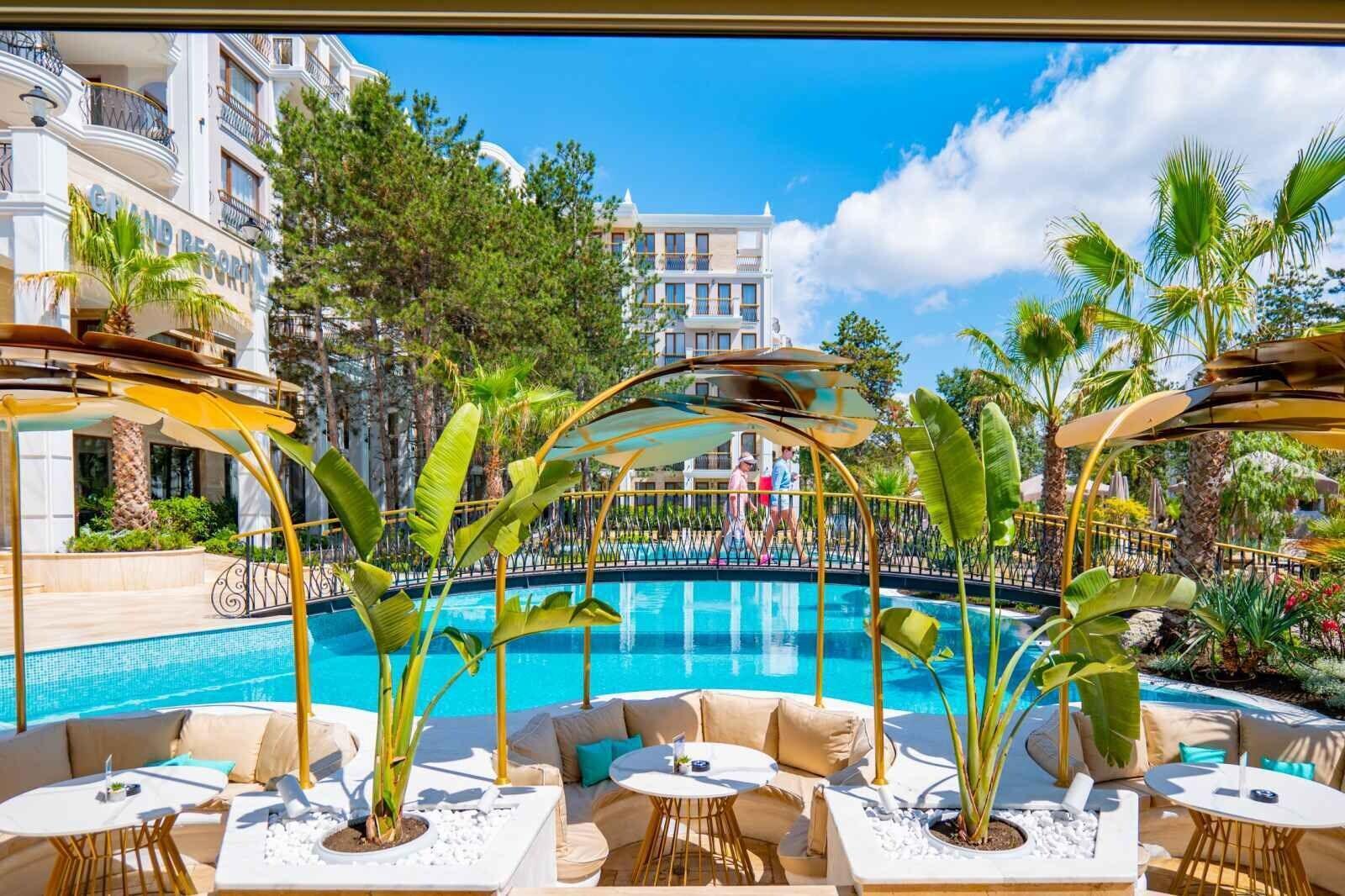 Restaurant Harmony Suites Grand Resort
