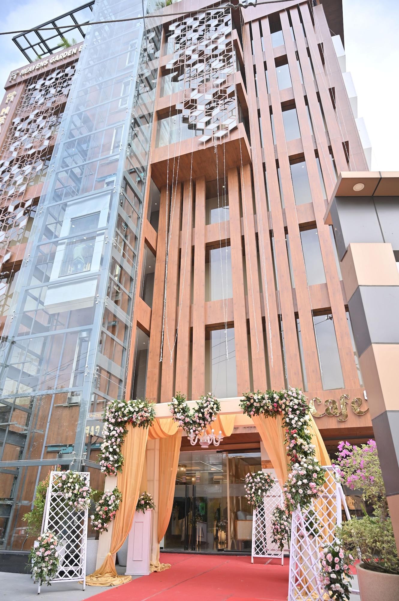 Varios Heavens Garden Emire