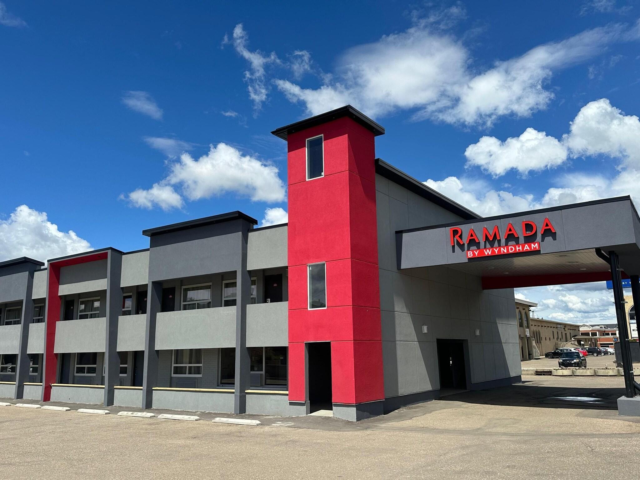 Vista Exterior Ramada by Wyndham Medicine Hat