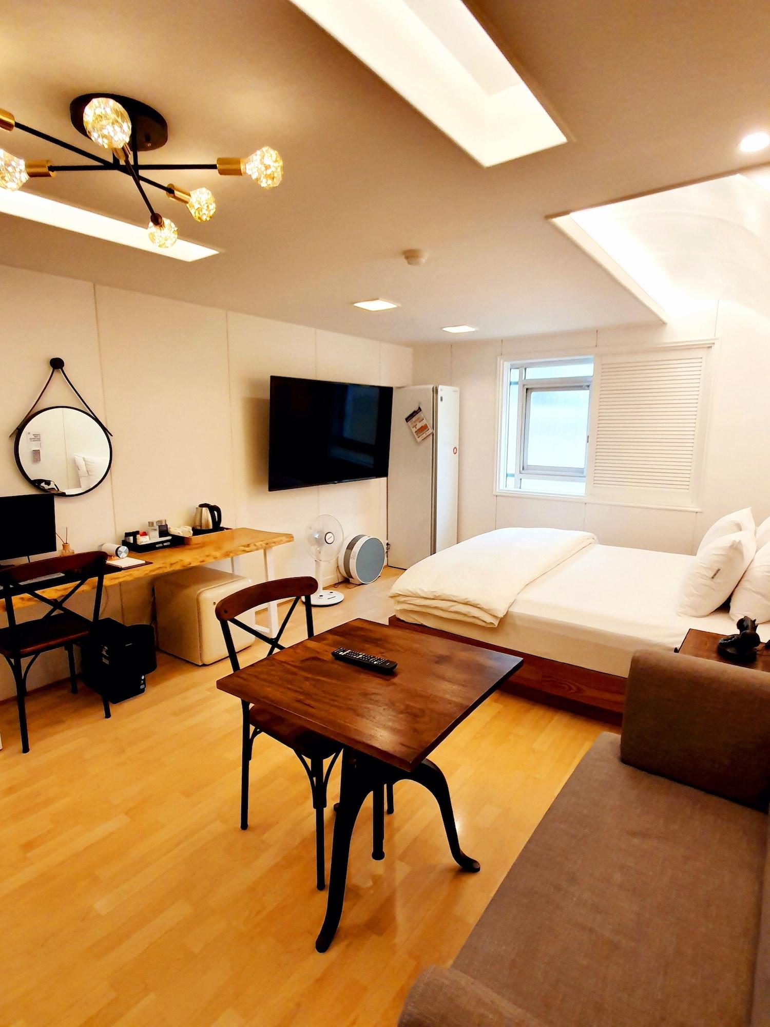 Varios Uneed Hotel