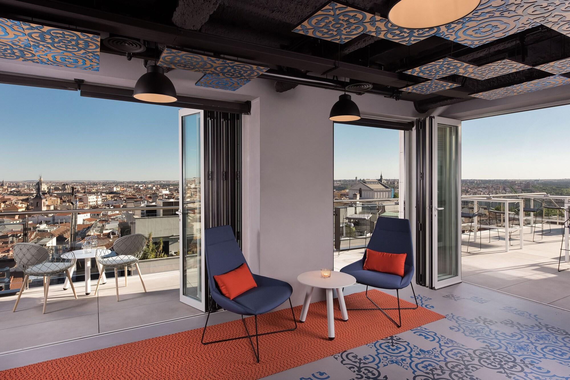 Restaurant Aloft by Marriott Madrid Gran Via