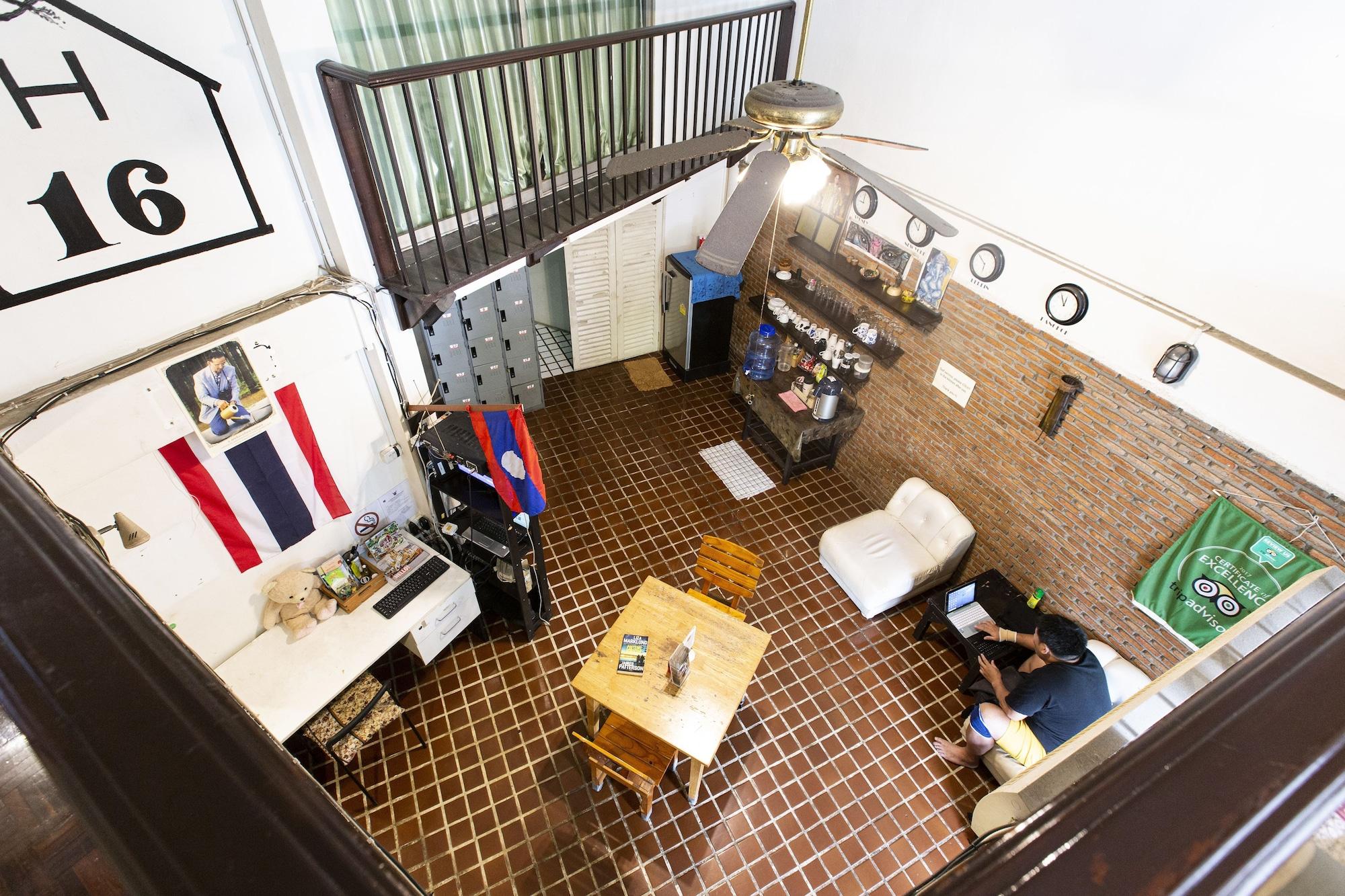 Vista Lobby Home16 Hostel 16