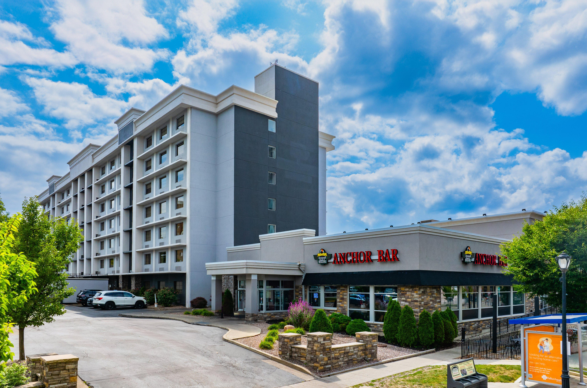 Vista Exterior Holiday Inn Niagara Falls State Park Entry by IHG
