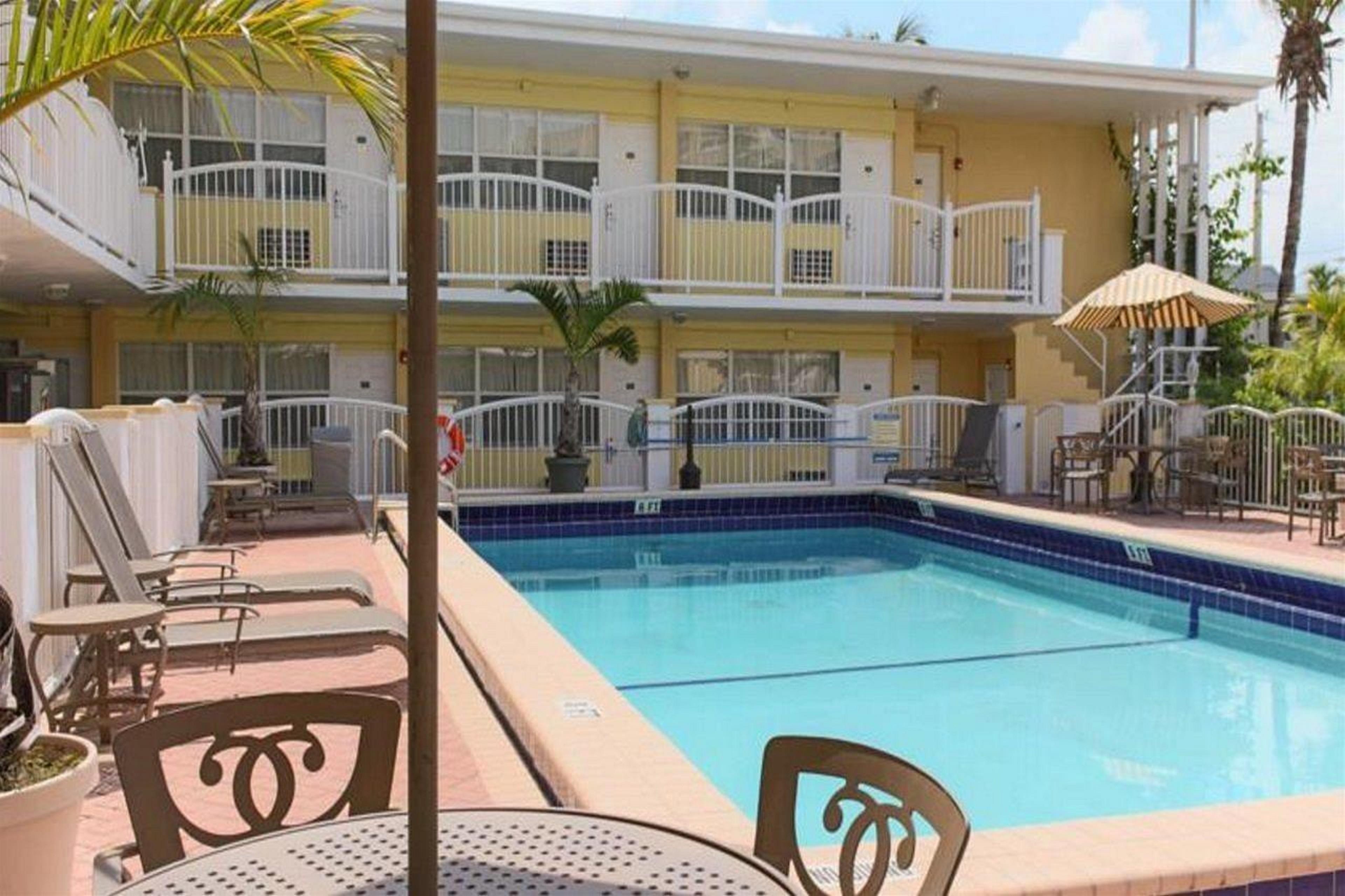 Vista Piscina Beach Place Hotel