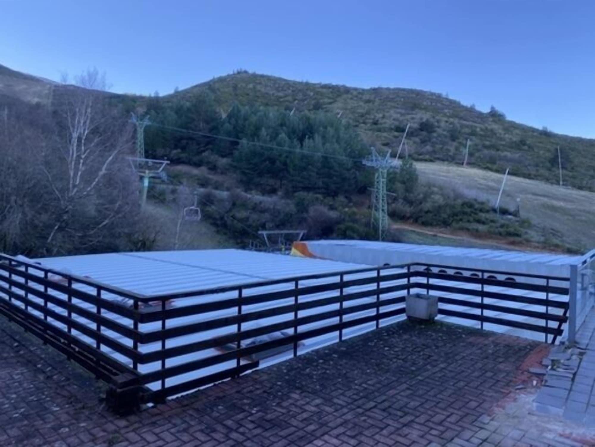 Vista Exterior Hostal La Pinilla