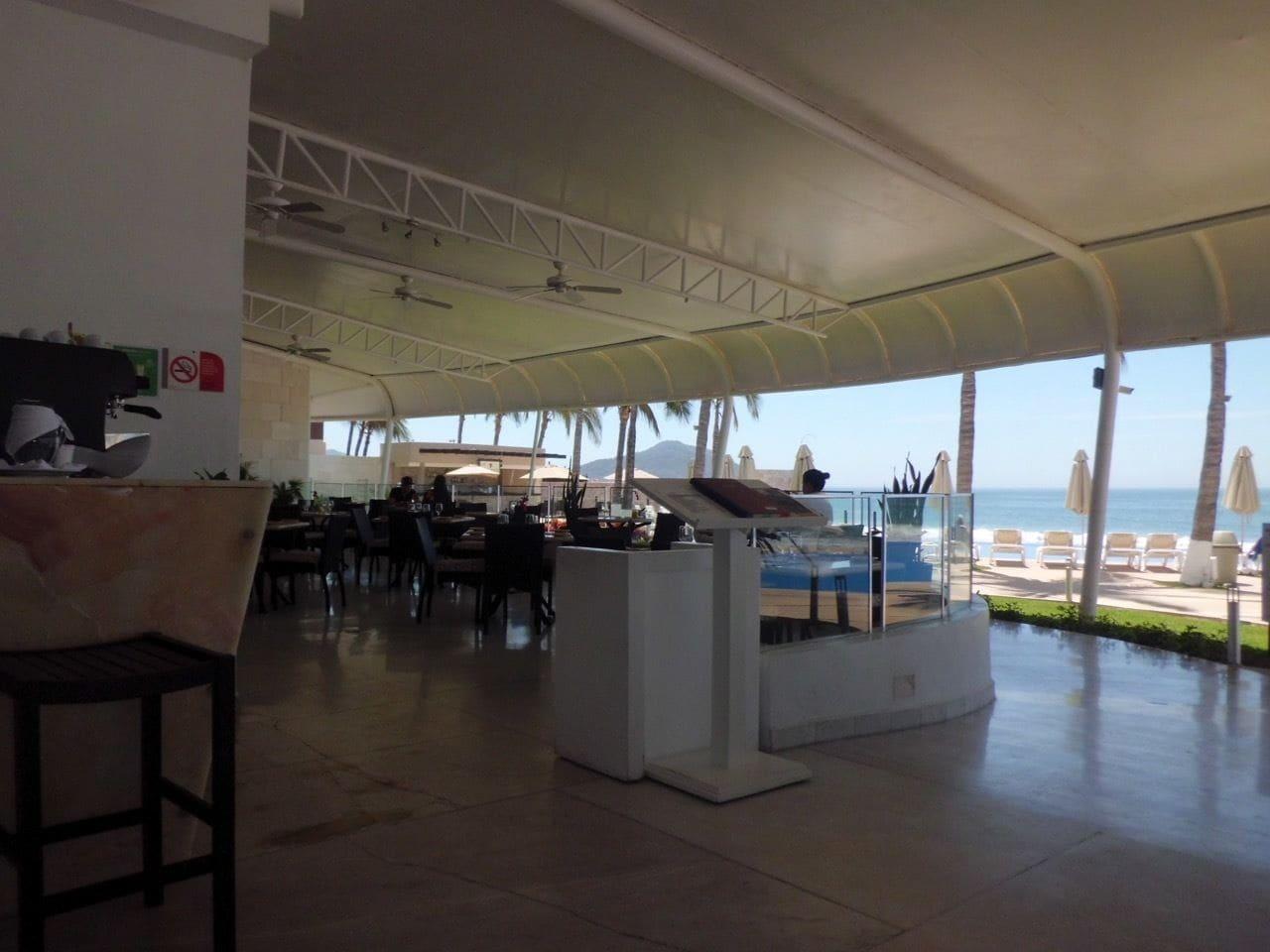 Restaurant Condo Royal 605