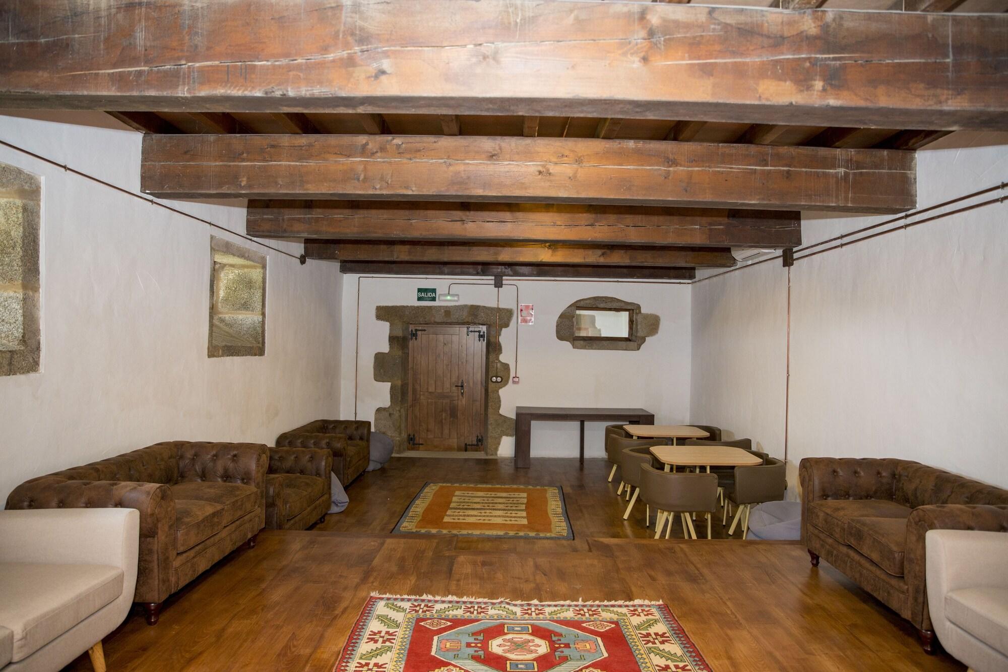 Comodidades del Alojamiento Monasterio y Pensión de Moraime