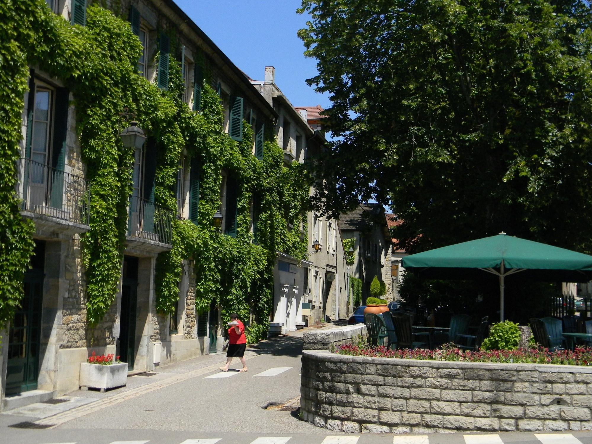 Varios Hotel des Messageries