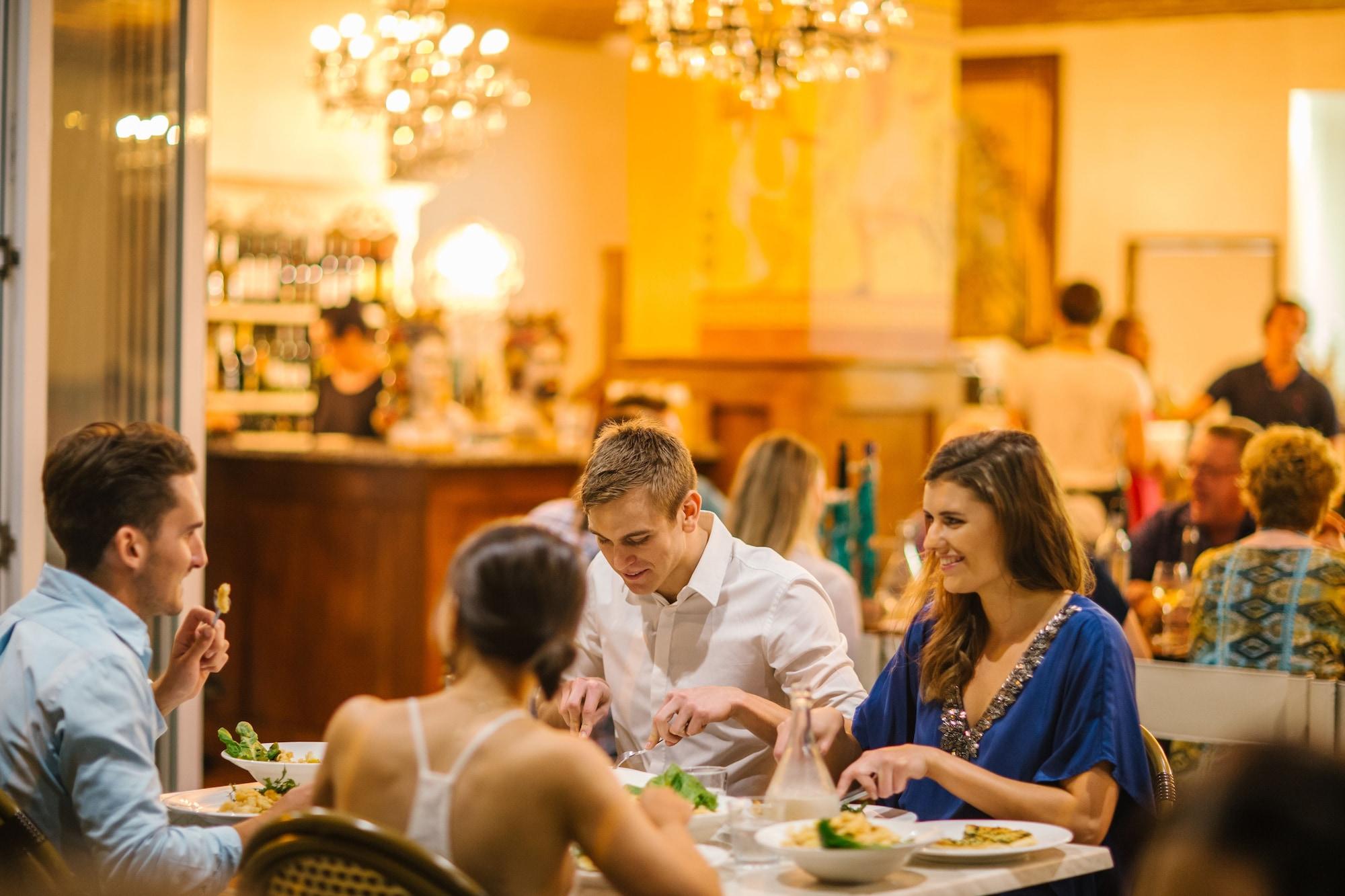 Restaurant Empire Apartment Hotel