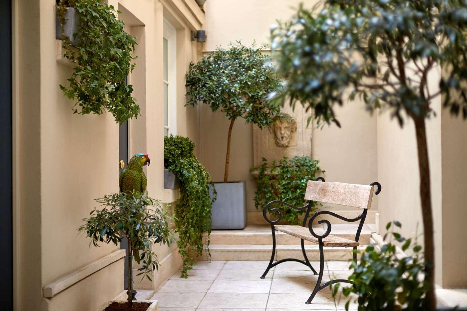 Vista Exterior Hotel Saint Germain