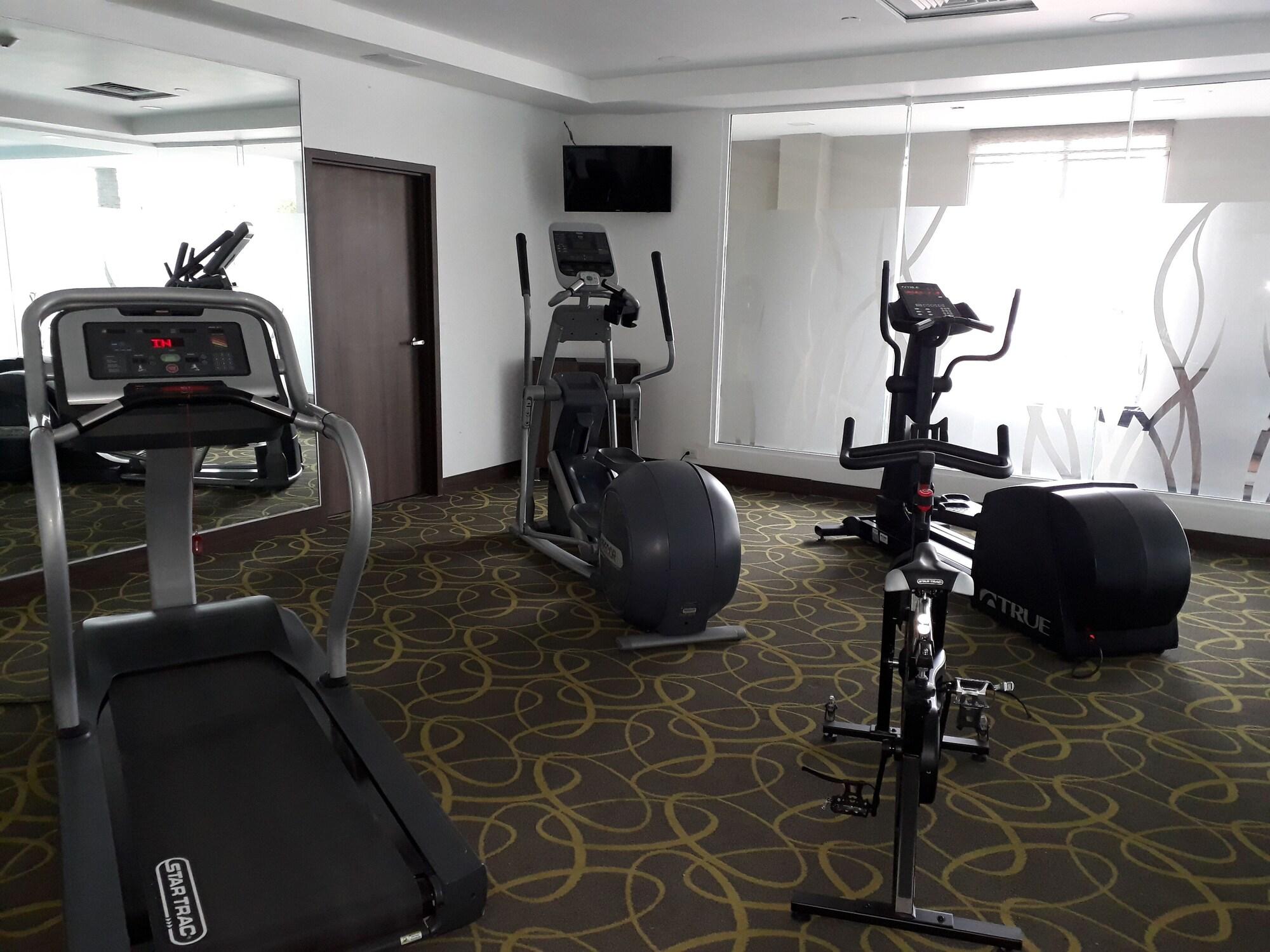Gimnasio Krystal Urban Ciudad Juárez by US Consulate